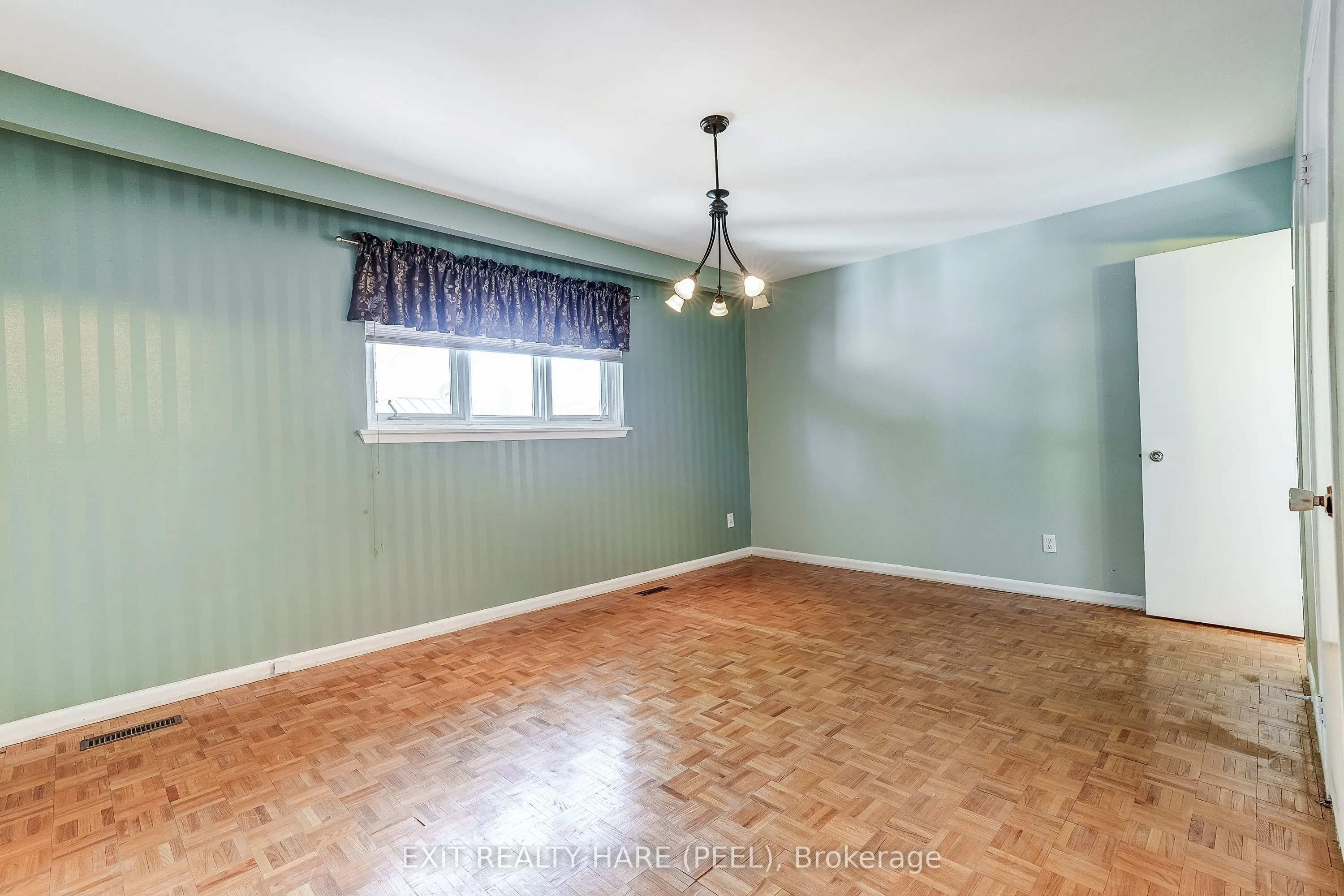 76 Birchview Crescent