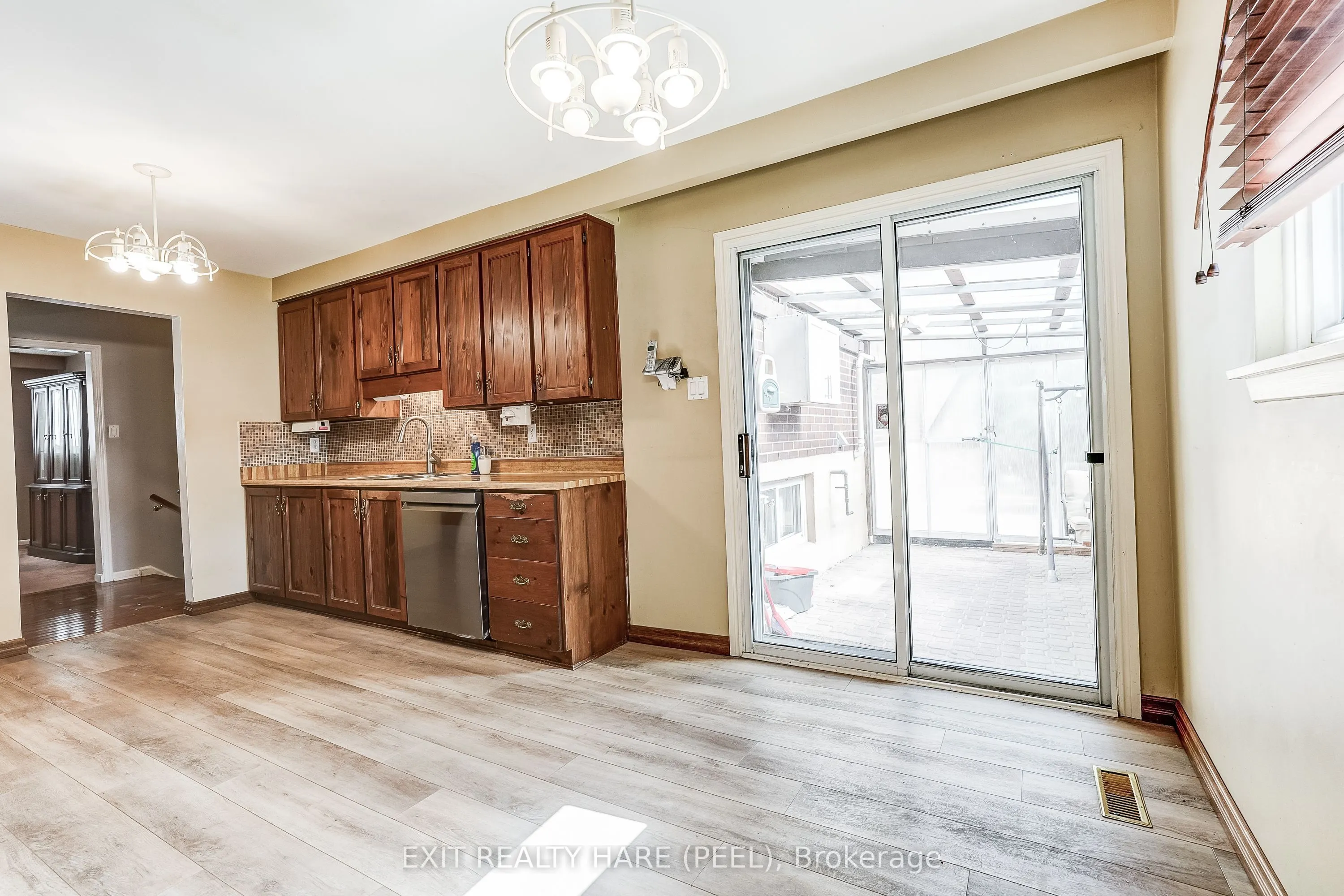 76 Birchview Crescent