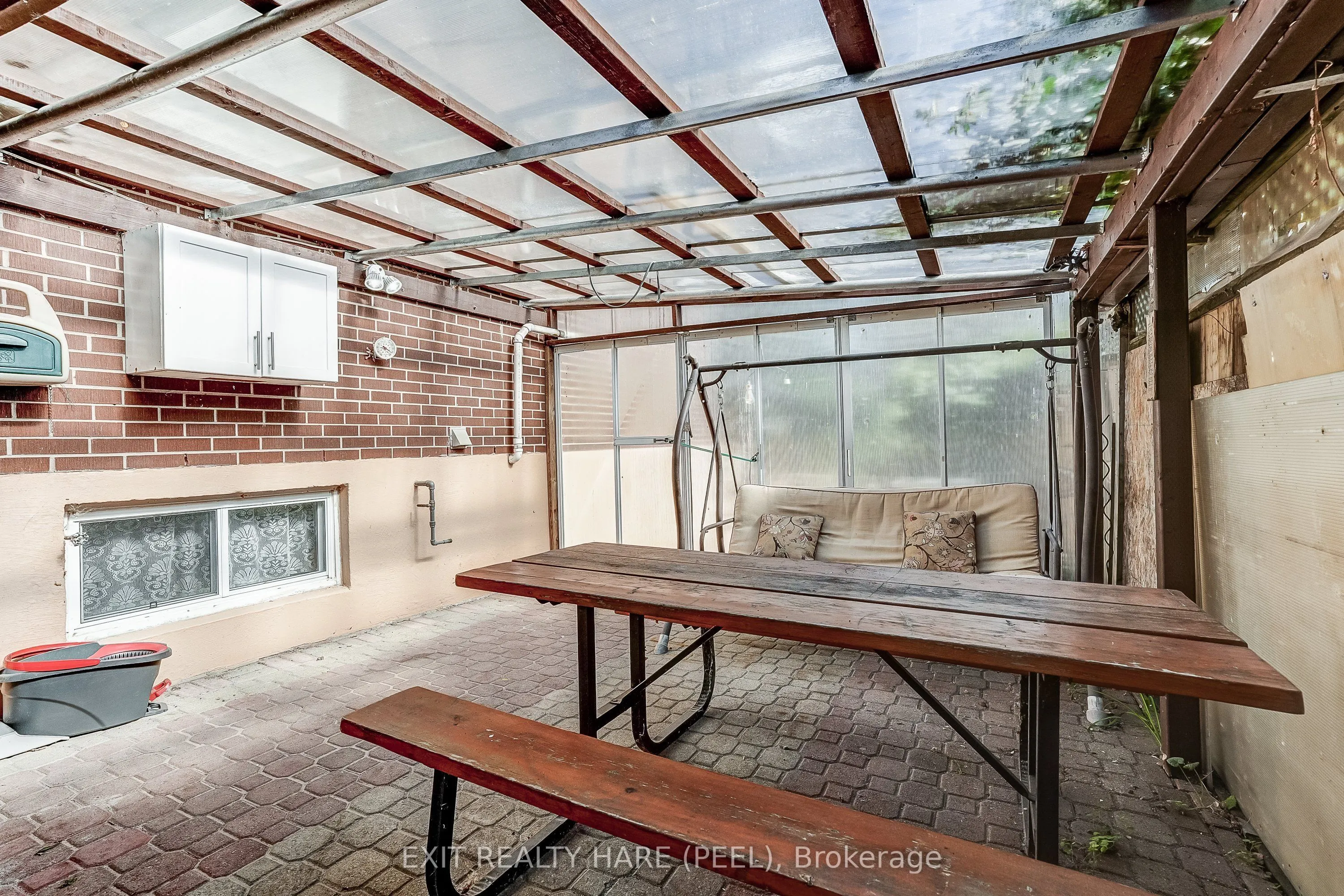 76 Birchview Crescent
