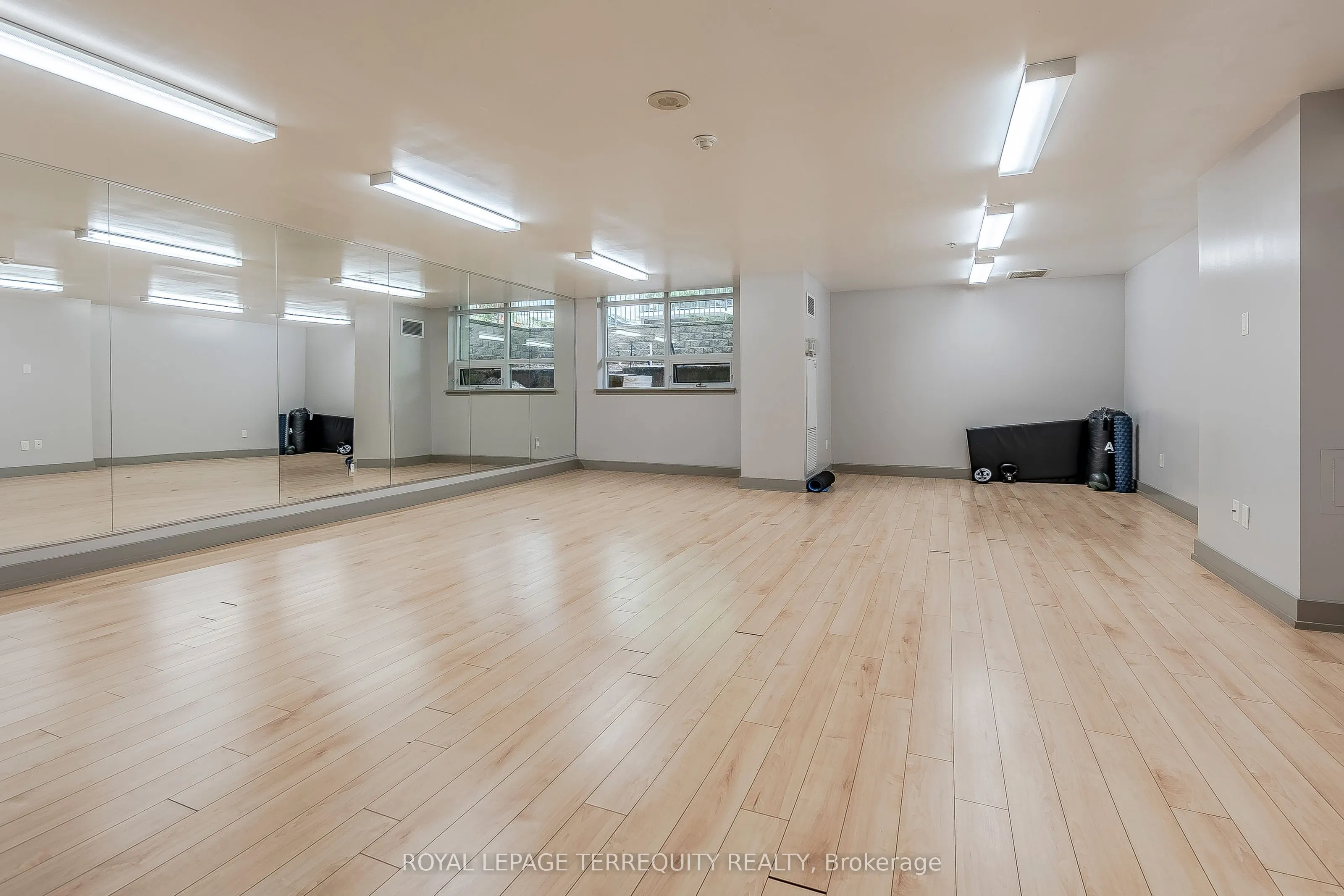 816 Lansdowne Avenue #320