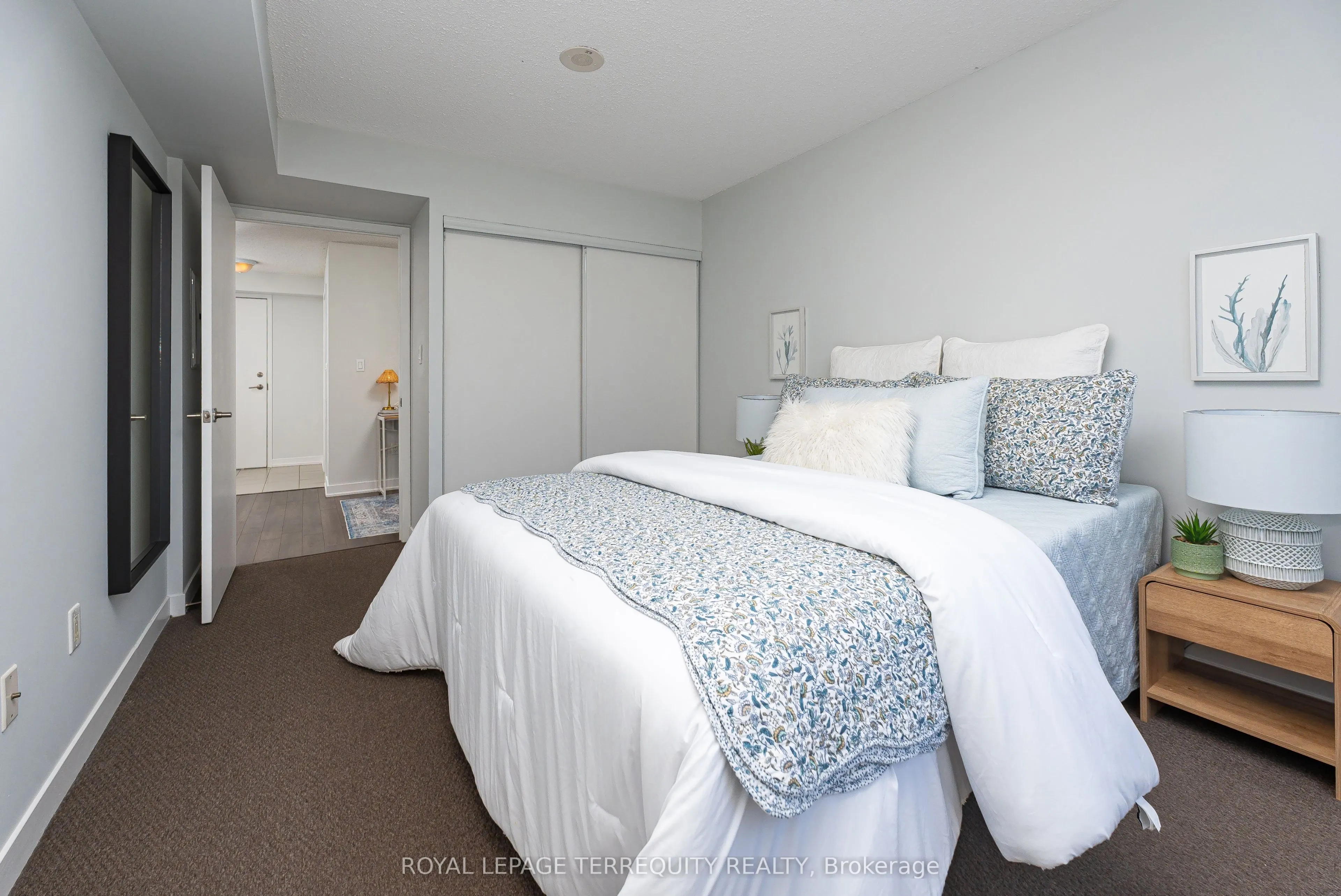 816 Lansdowne Avenue #320