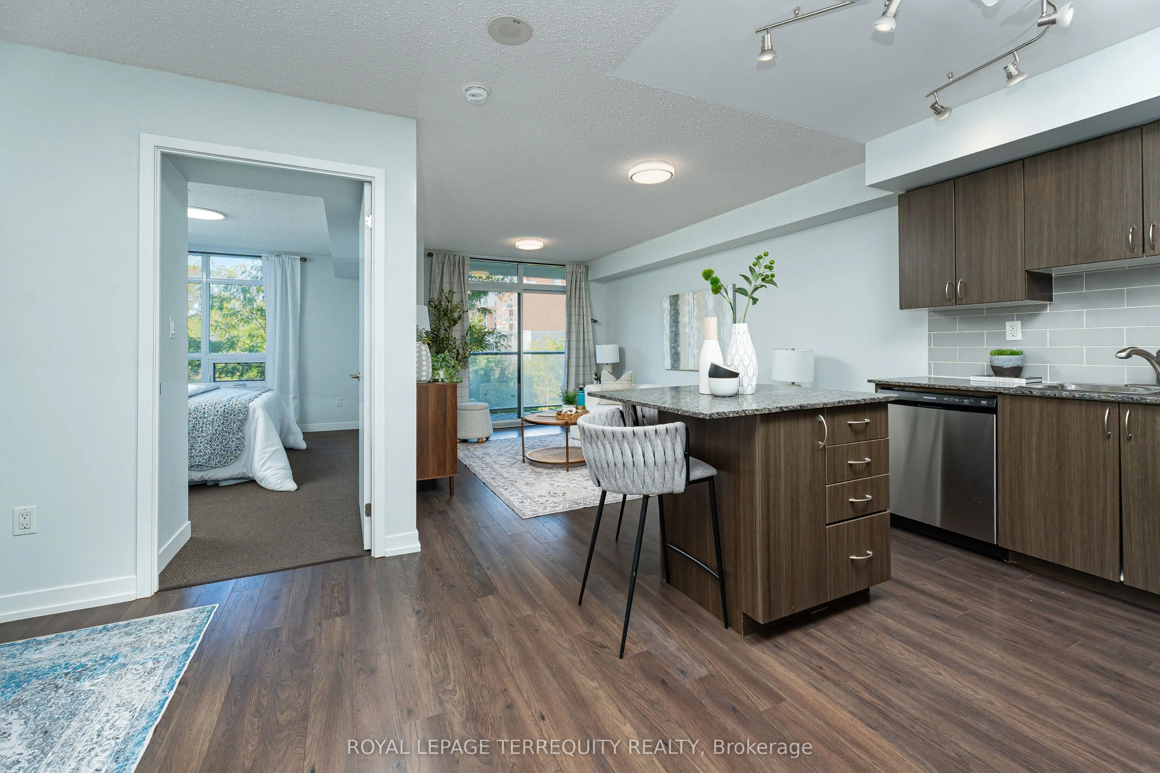 816 Lansdowne Avenue #320