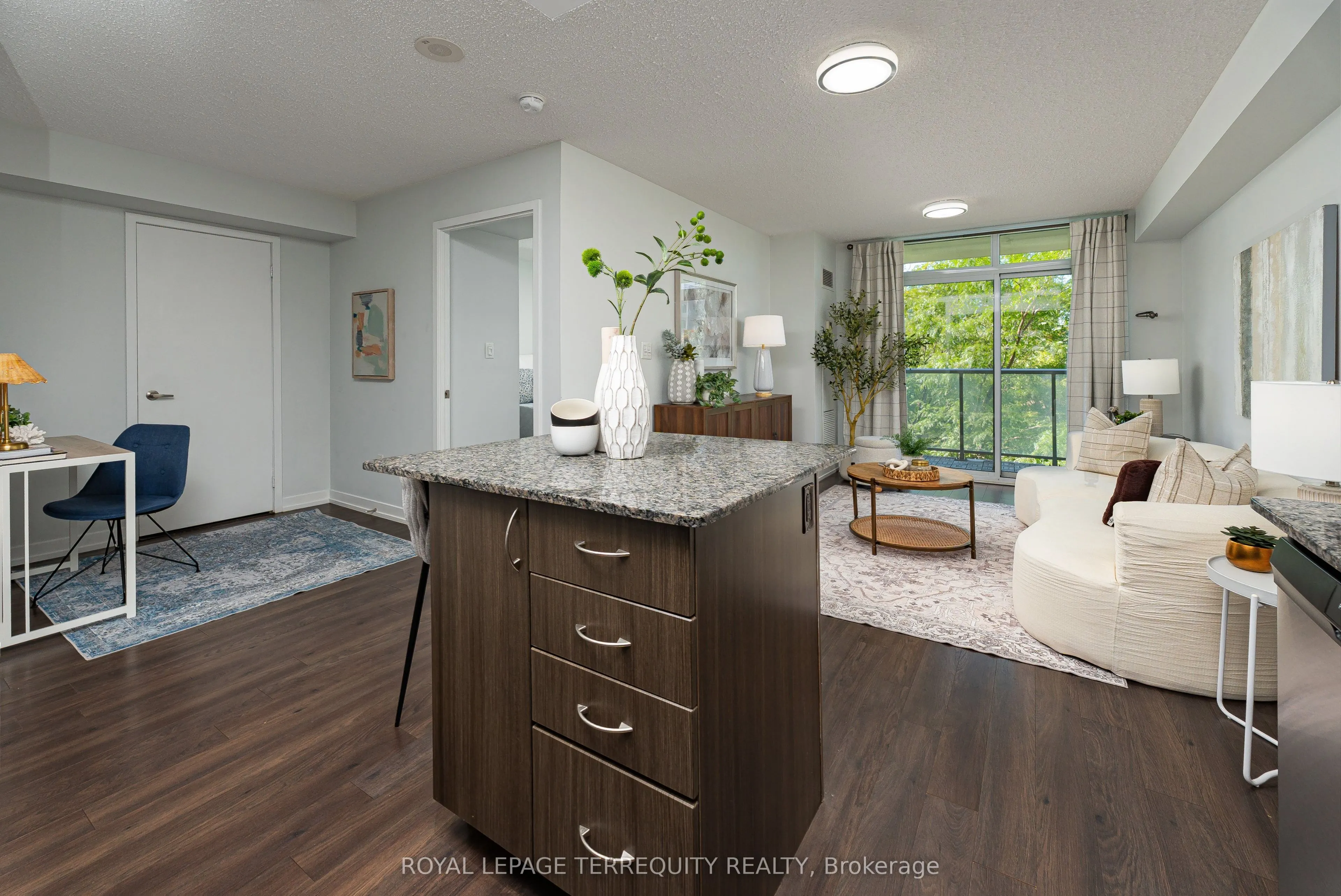 816 Lansdowne Avenue #320