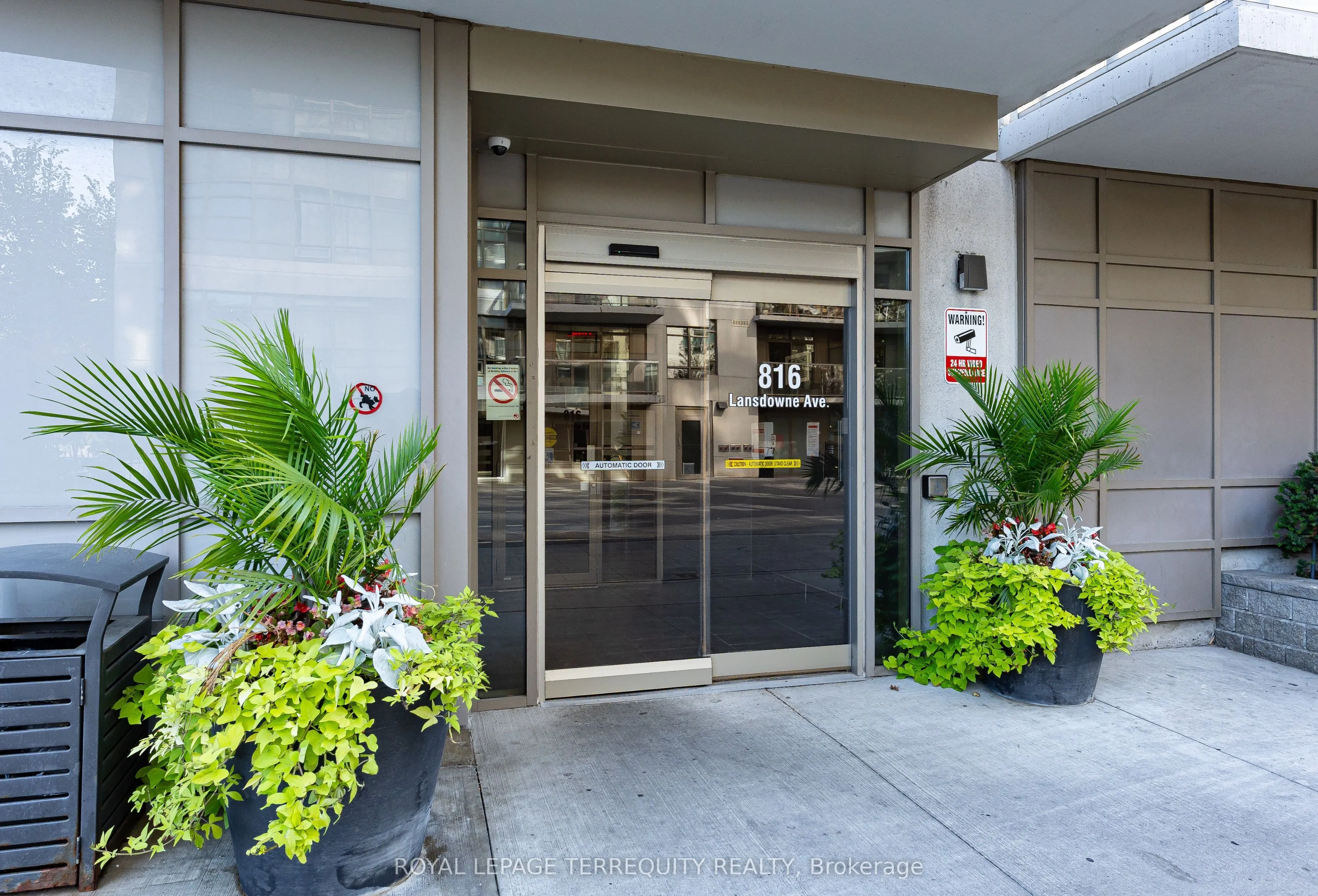 816 Lansdowne Avenue #320