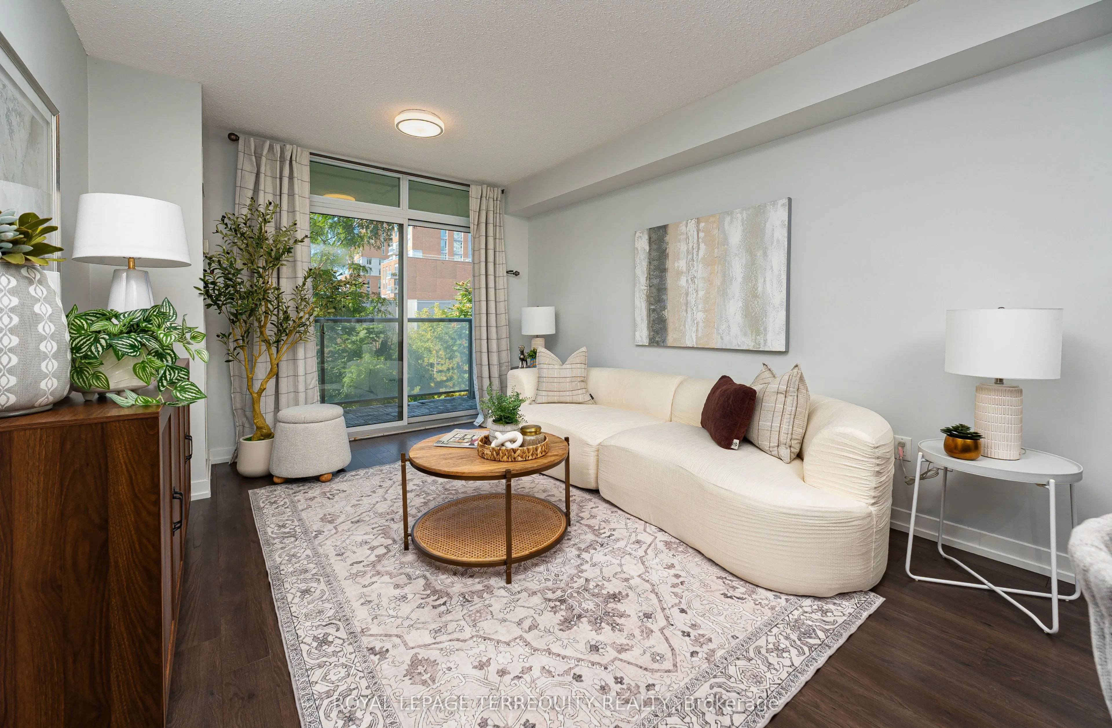 816 Lansdowne Avenue #320