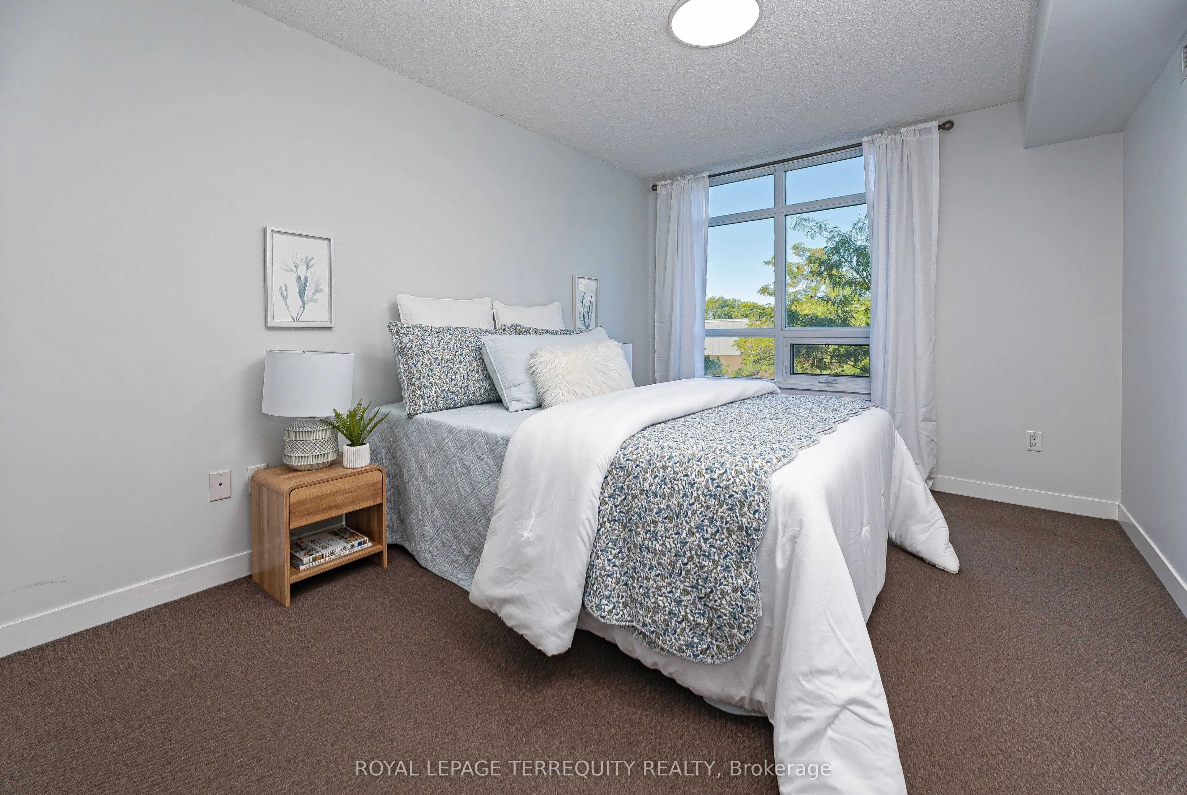 816 Lansdowne Avenue #320