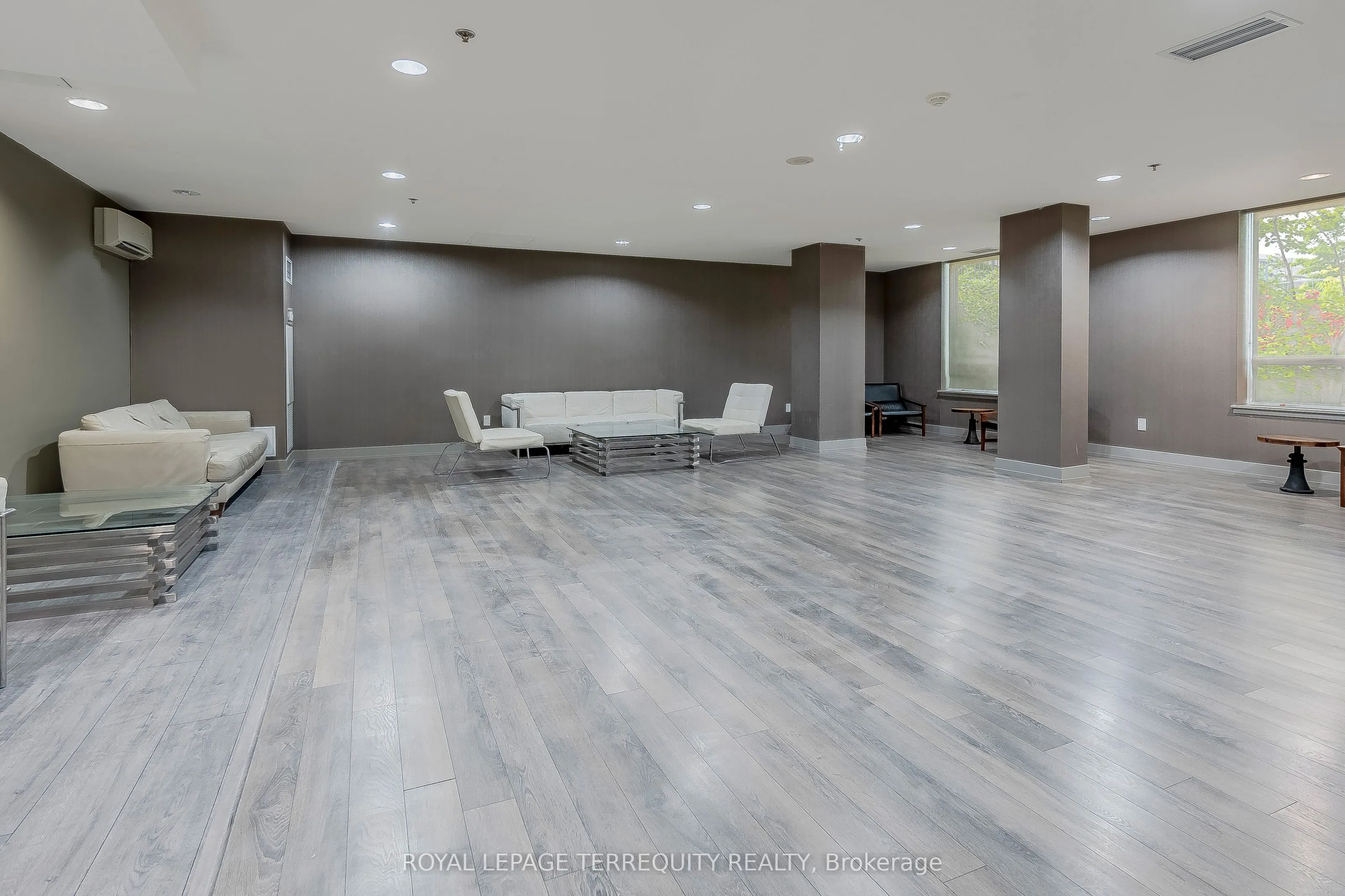 816 Lansdowne Avenue #320