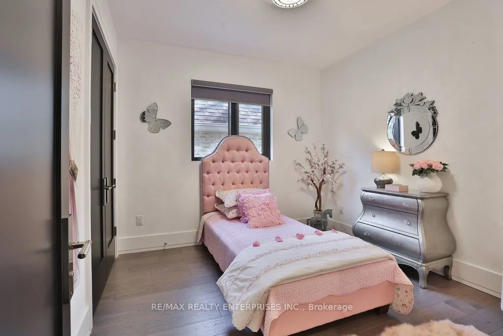 7B Iroquois Avenue