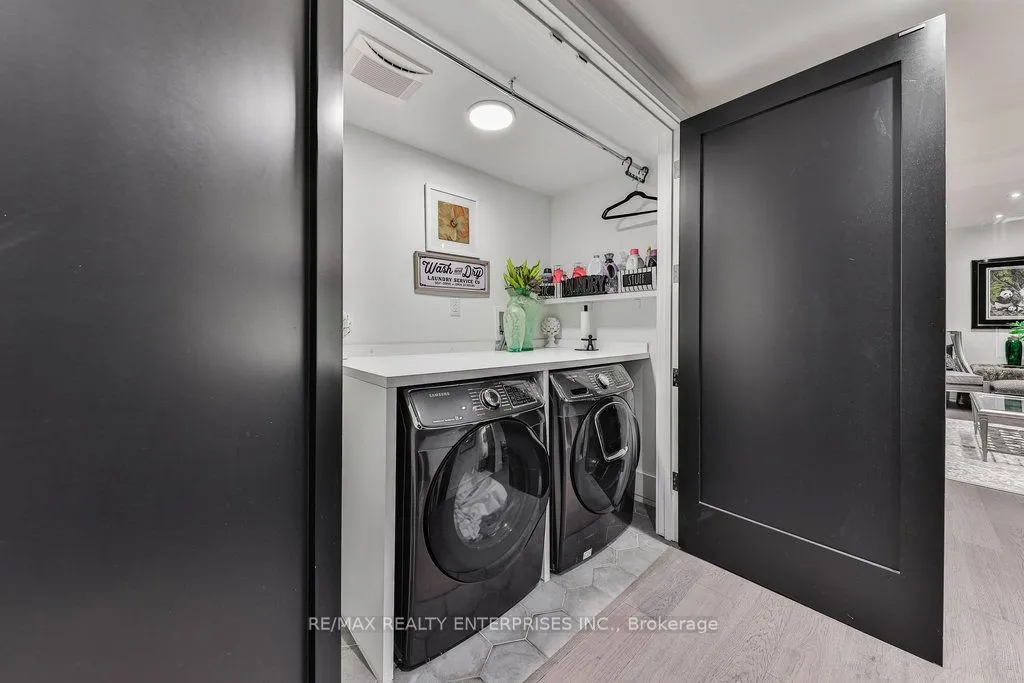 7B Iroquois Avenue