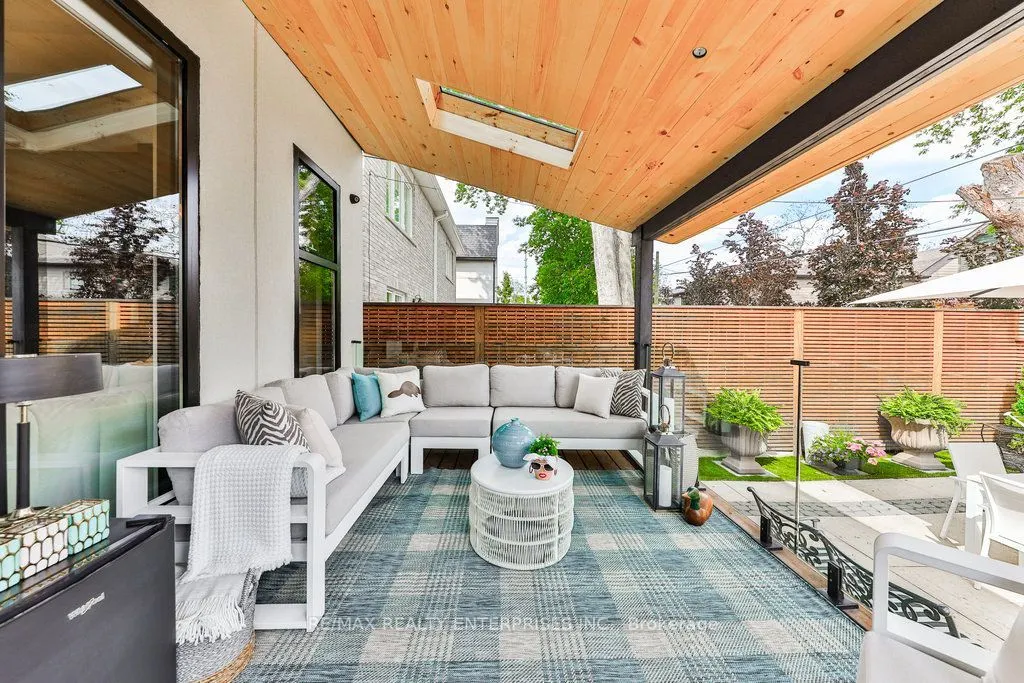 7B Iroquois Avenue