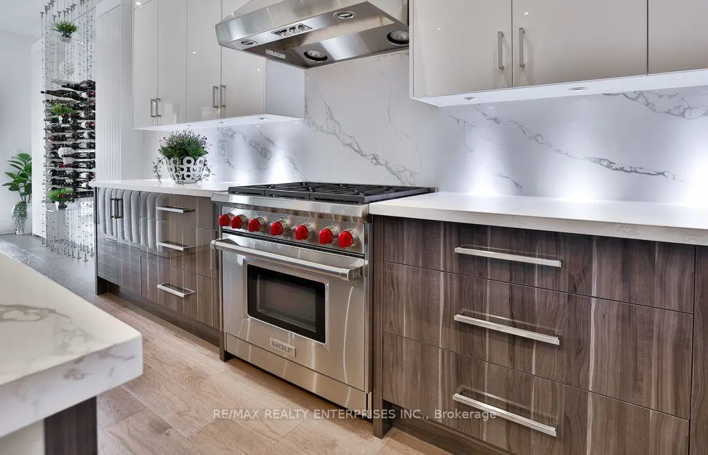 7B Iroquois Avenue