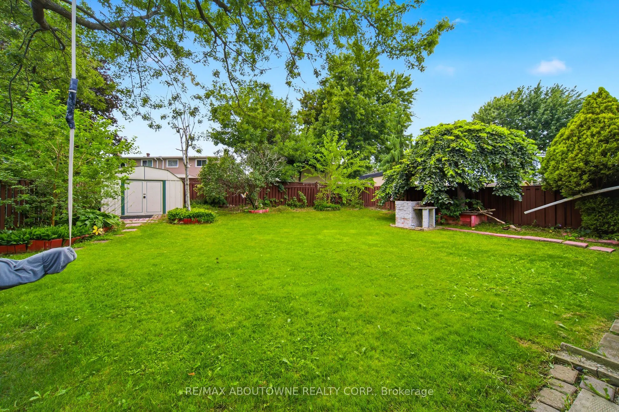 6346 Neuchatel Road