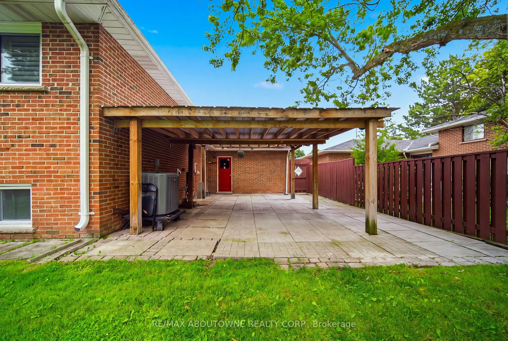 6346 Neuchatel Road