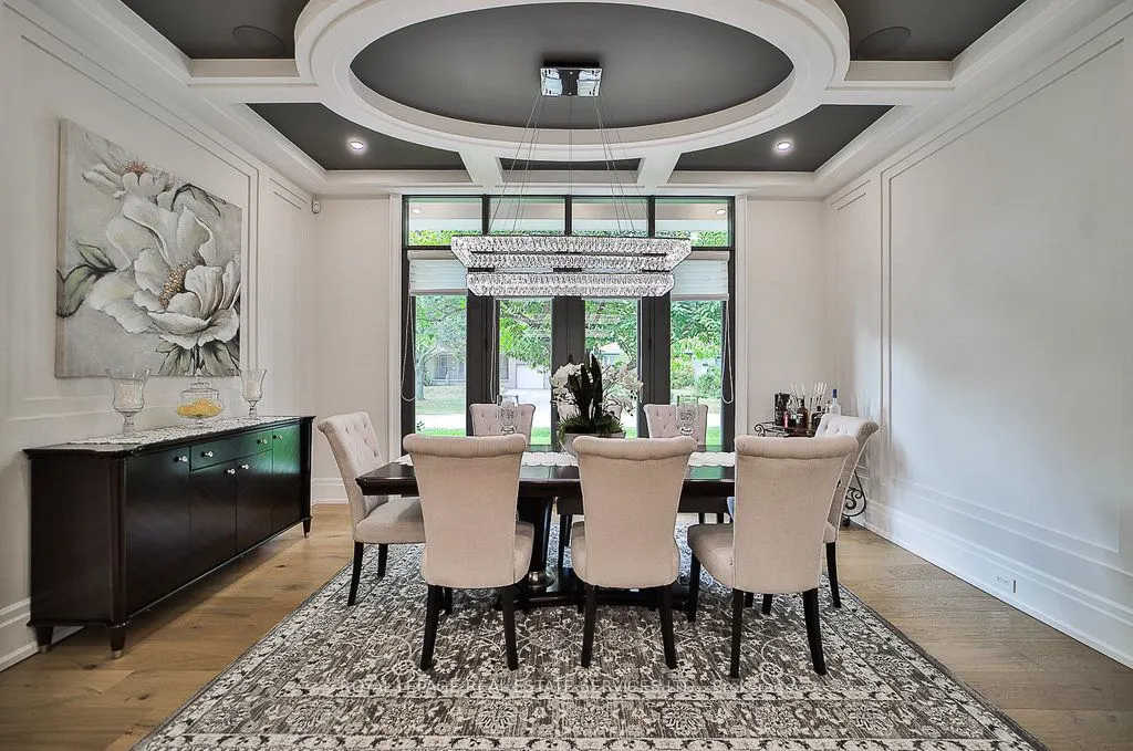 1301 Twin Oaks Dell