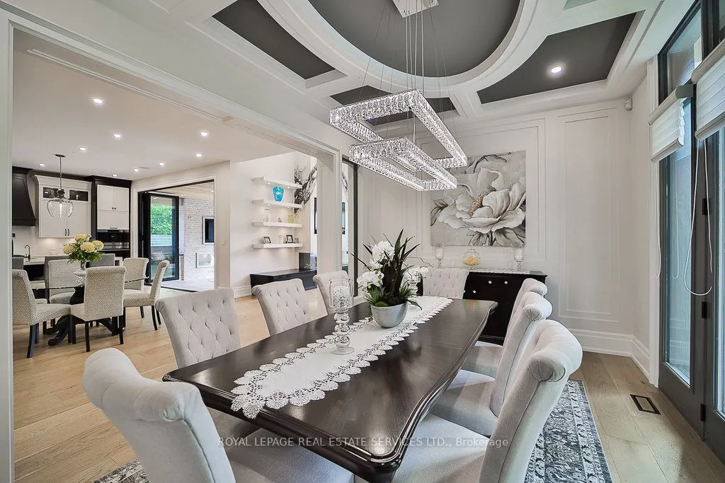 1301 Twin Oaks Dell