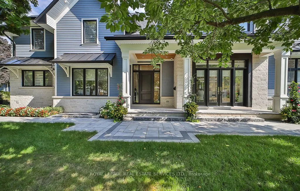 1301 Twin Oaks Dell