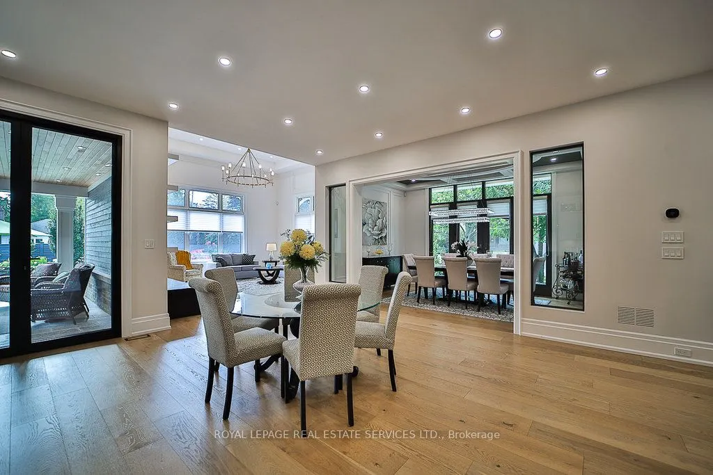 1301 Twin Oaks Dell