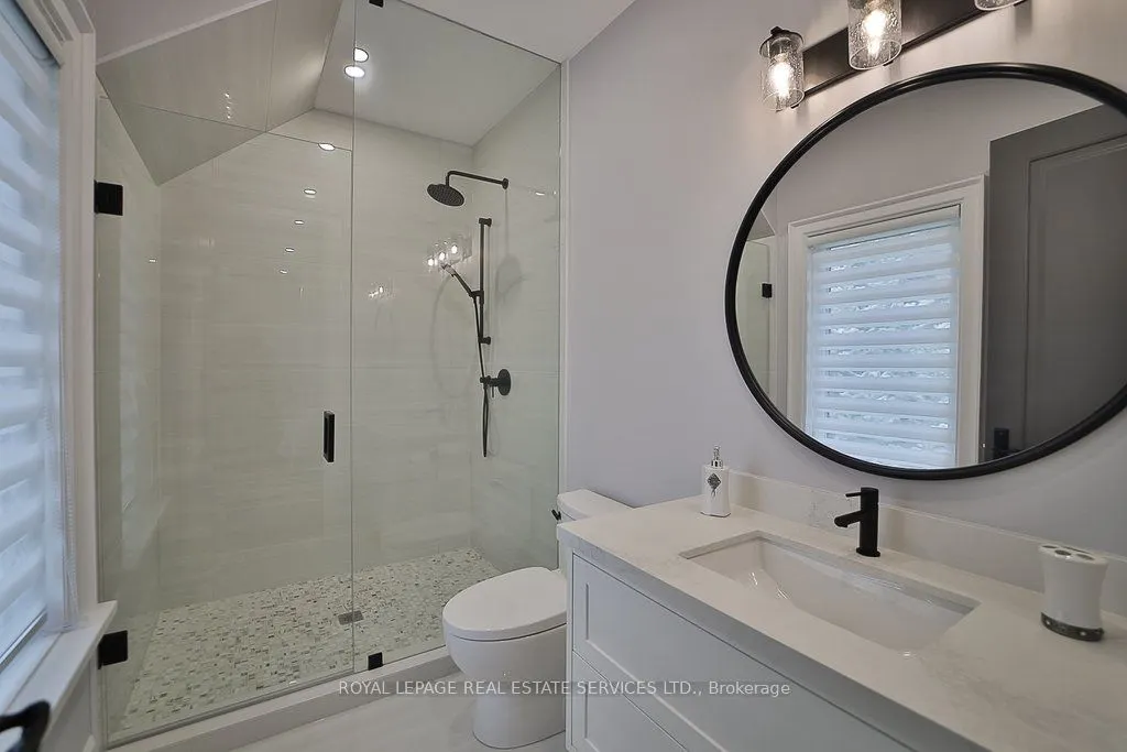 1301 Twin Oaks Dell