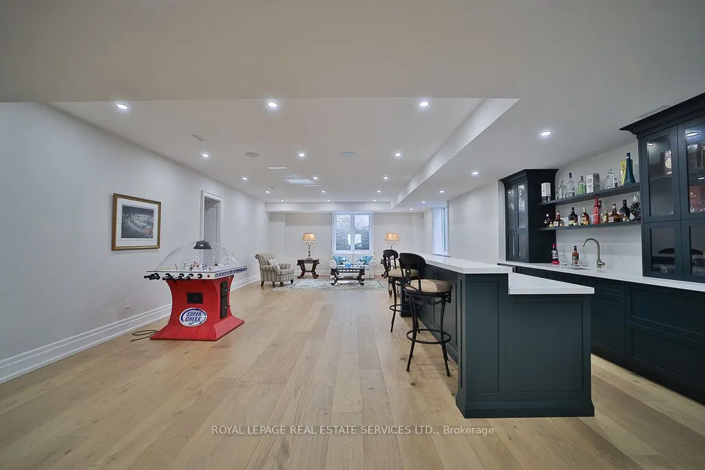 1301 Twin Oaks Dell