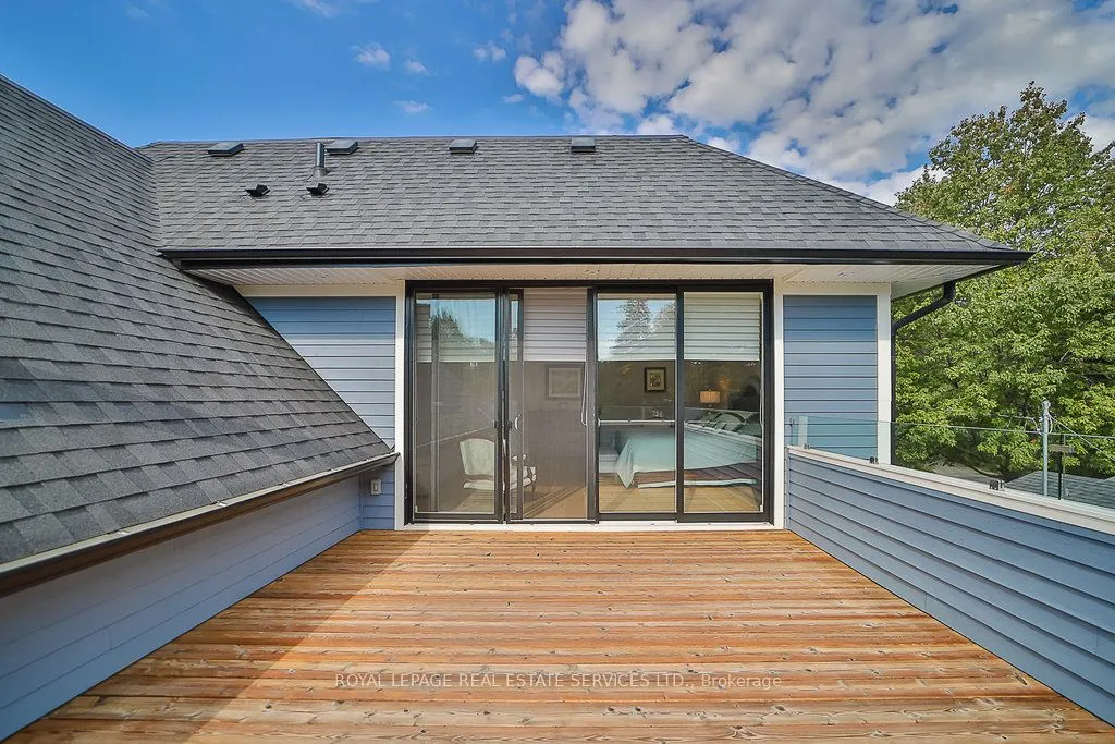 1301 Twin Oaks Dell