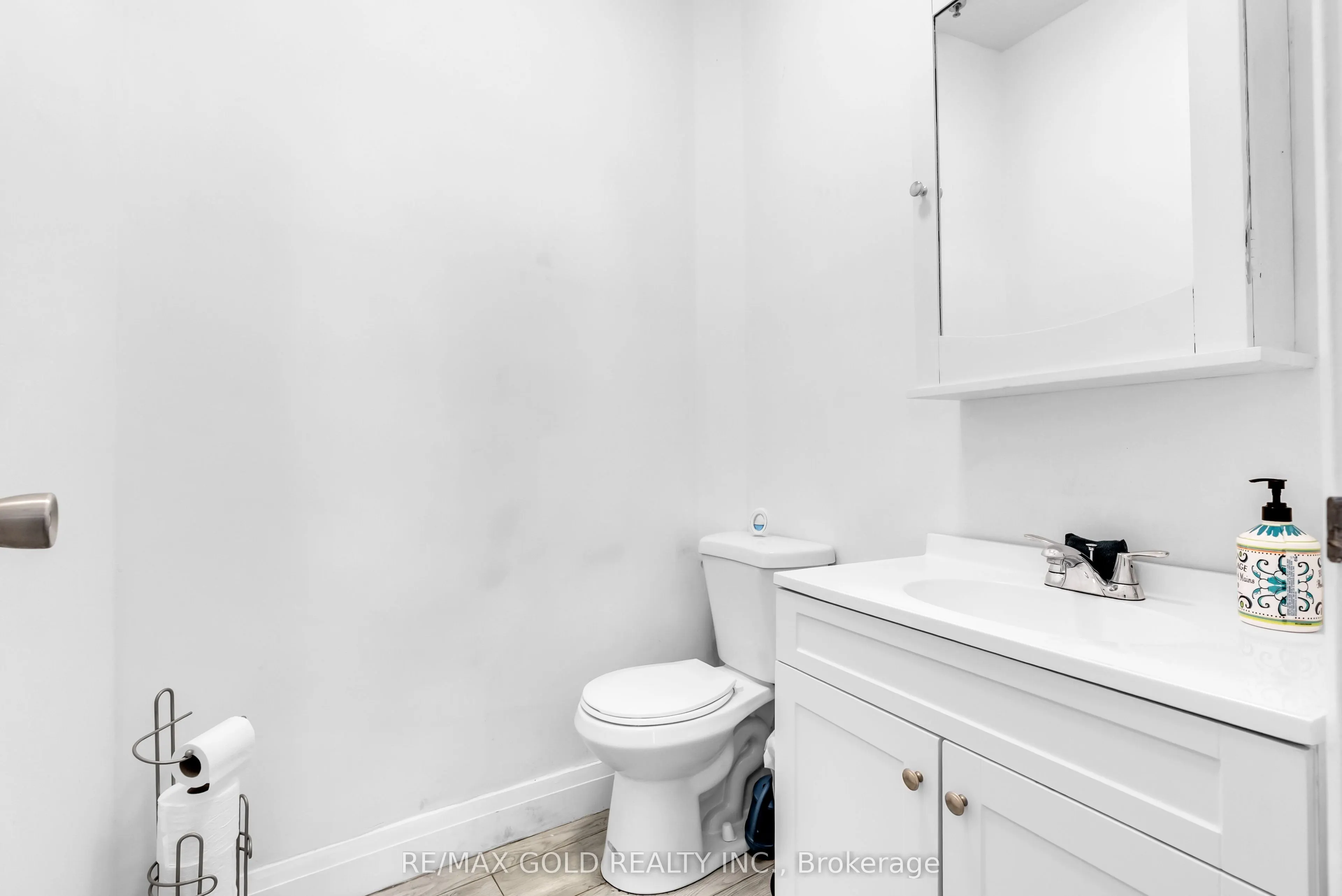 120 Norfinch Drive #8