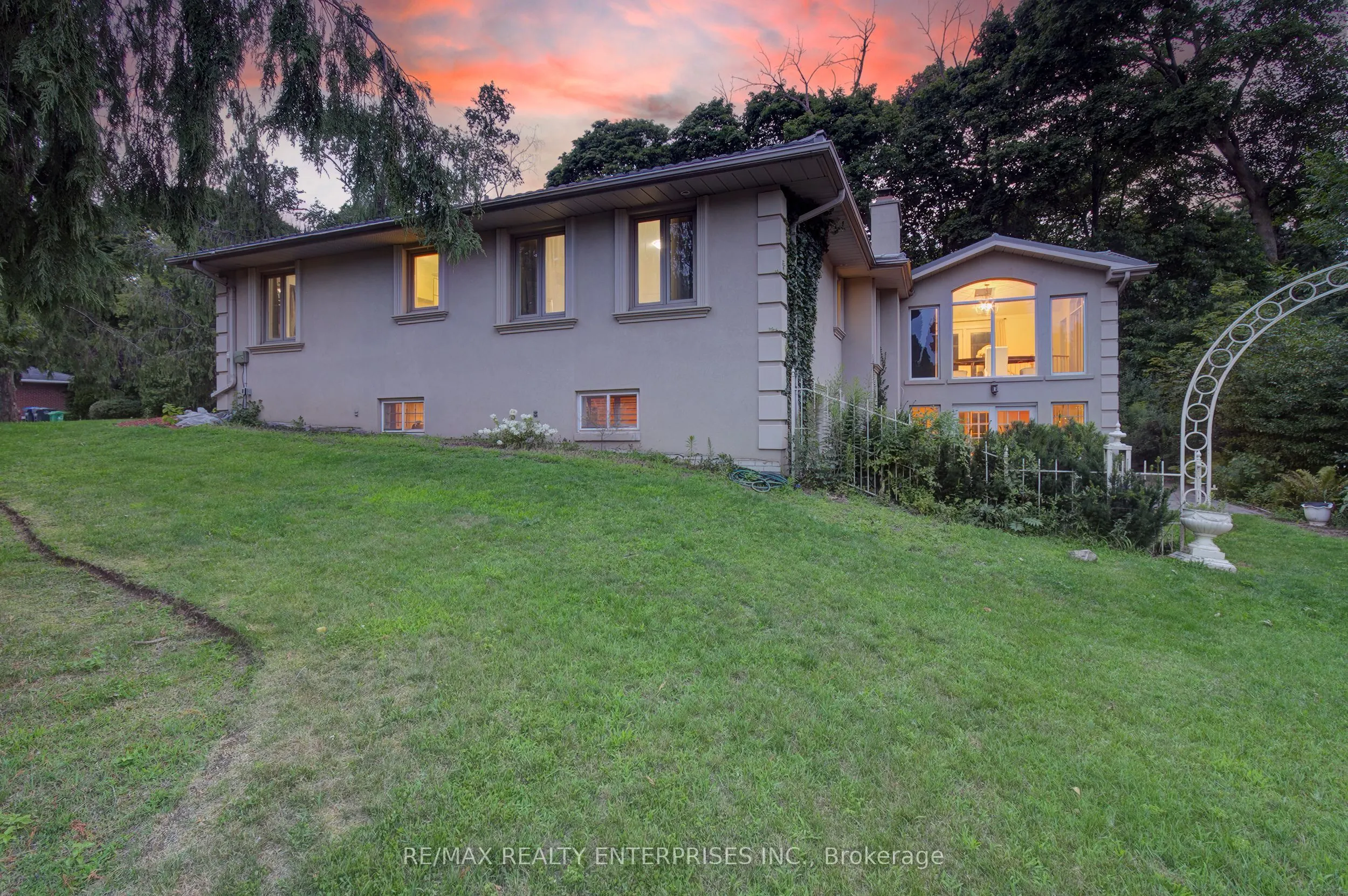 551 Cochise Crescent
