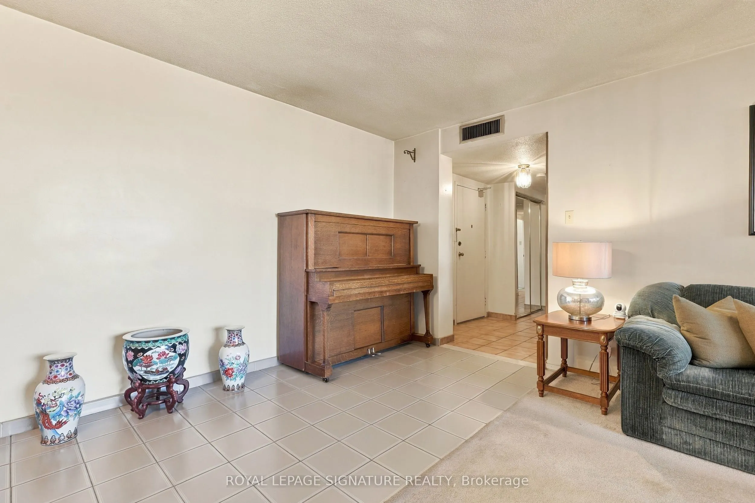 2645 Jane Street #539
