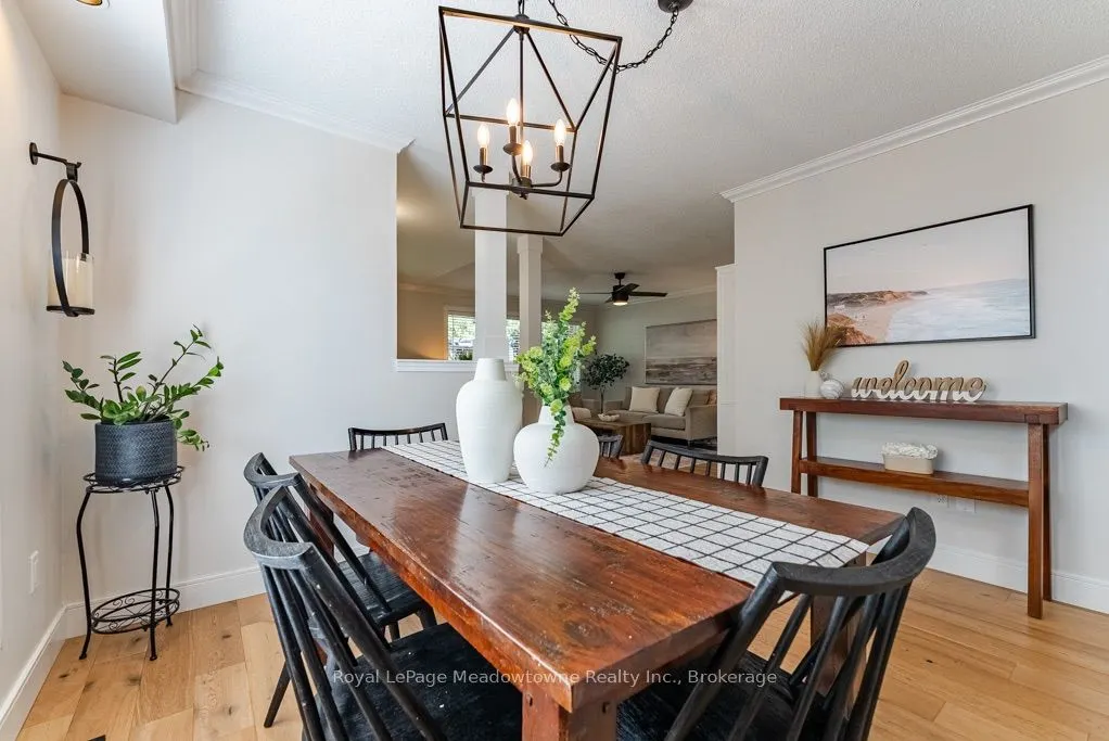 407 Baverstock Crescent