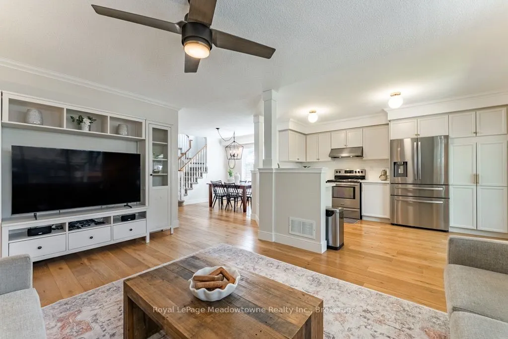 407 Baverstock Crescent