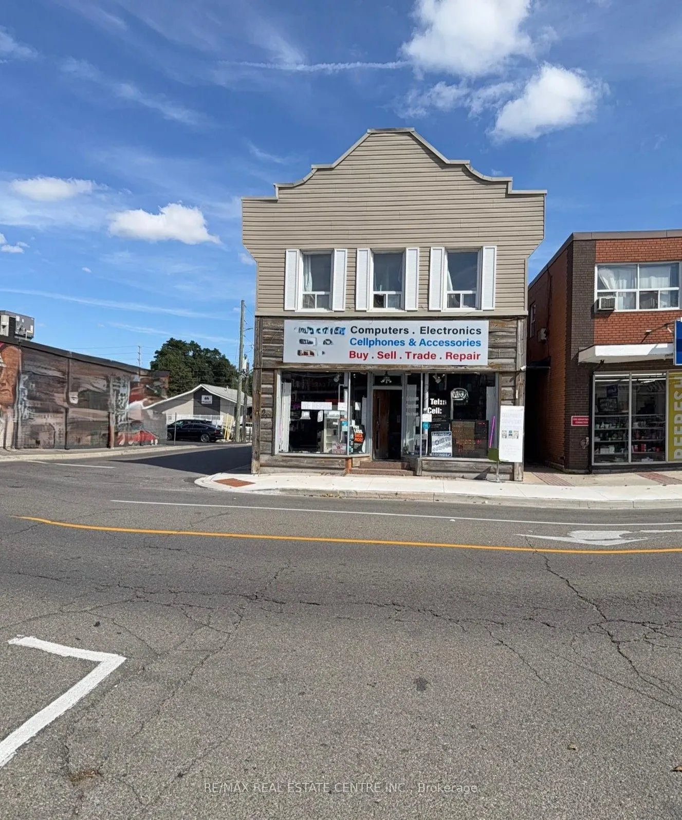257 Queen Street S