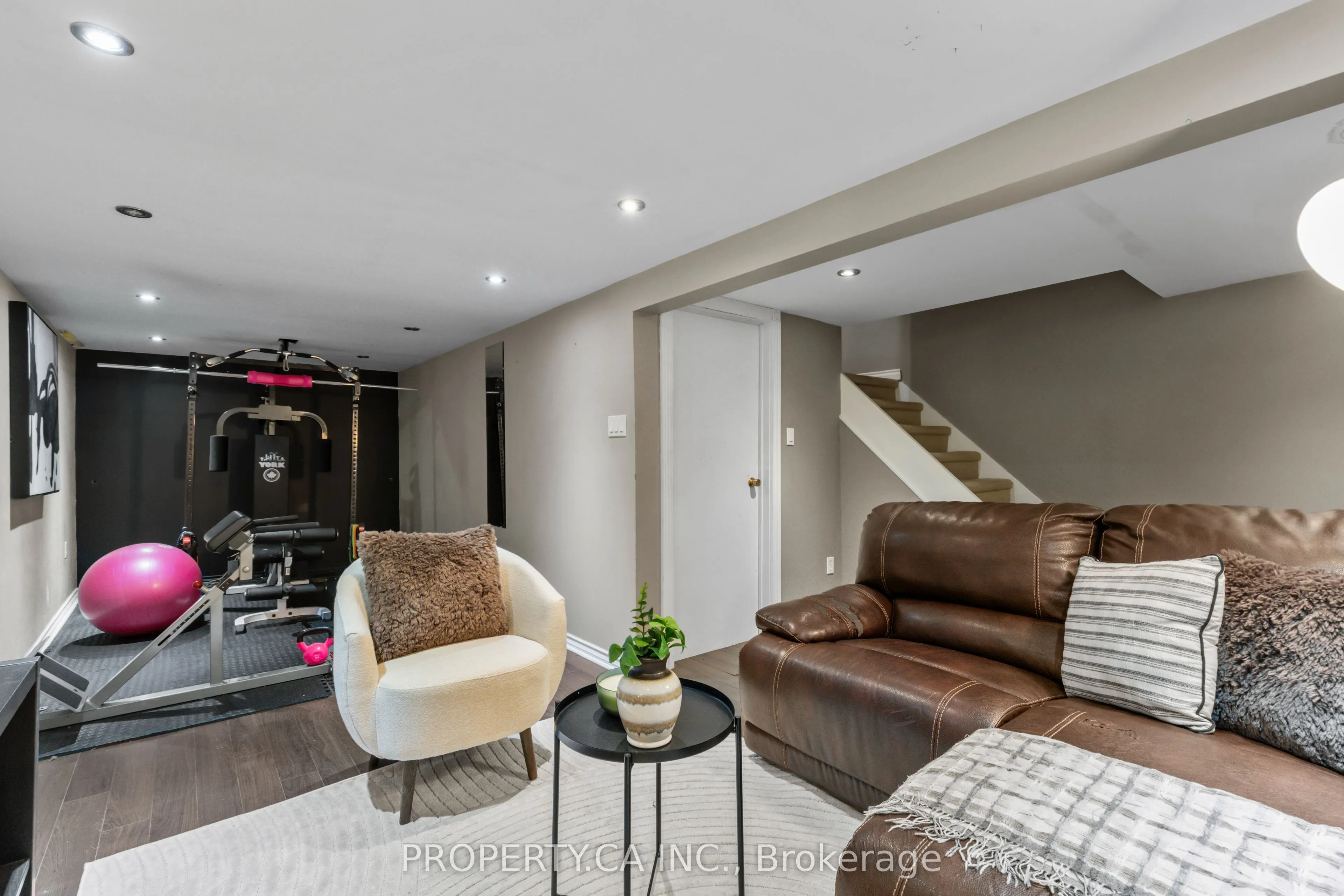 37 Gladstone Square