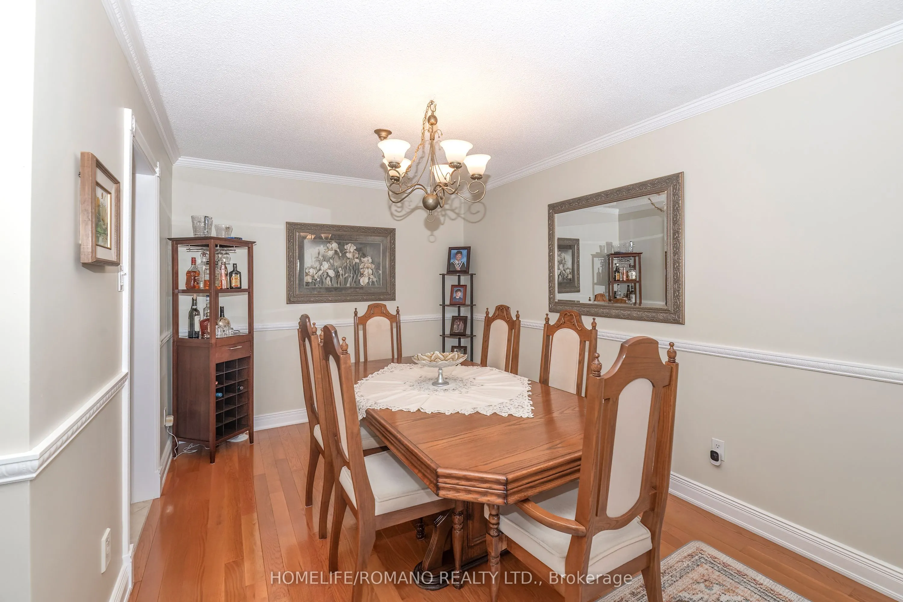 915 Lovingston Crescent