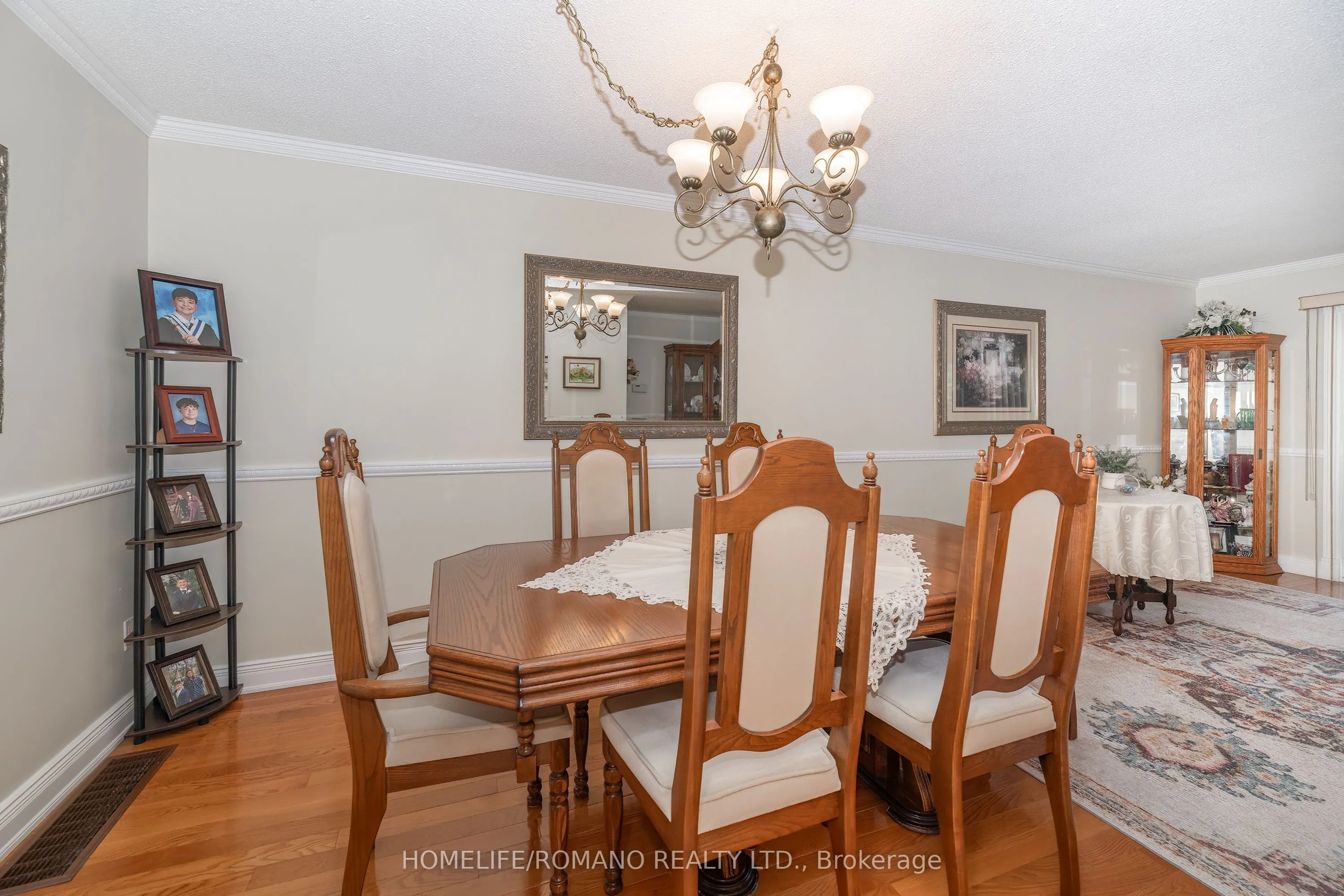915 Lovingston Crescent