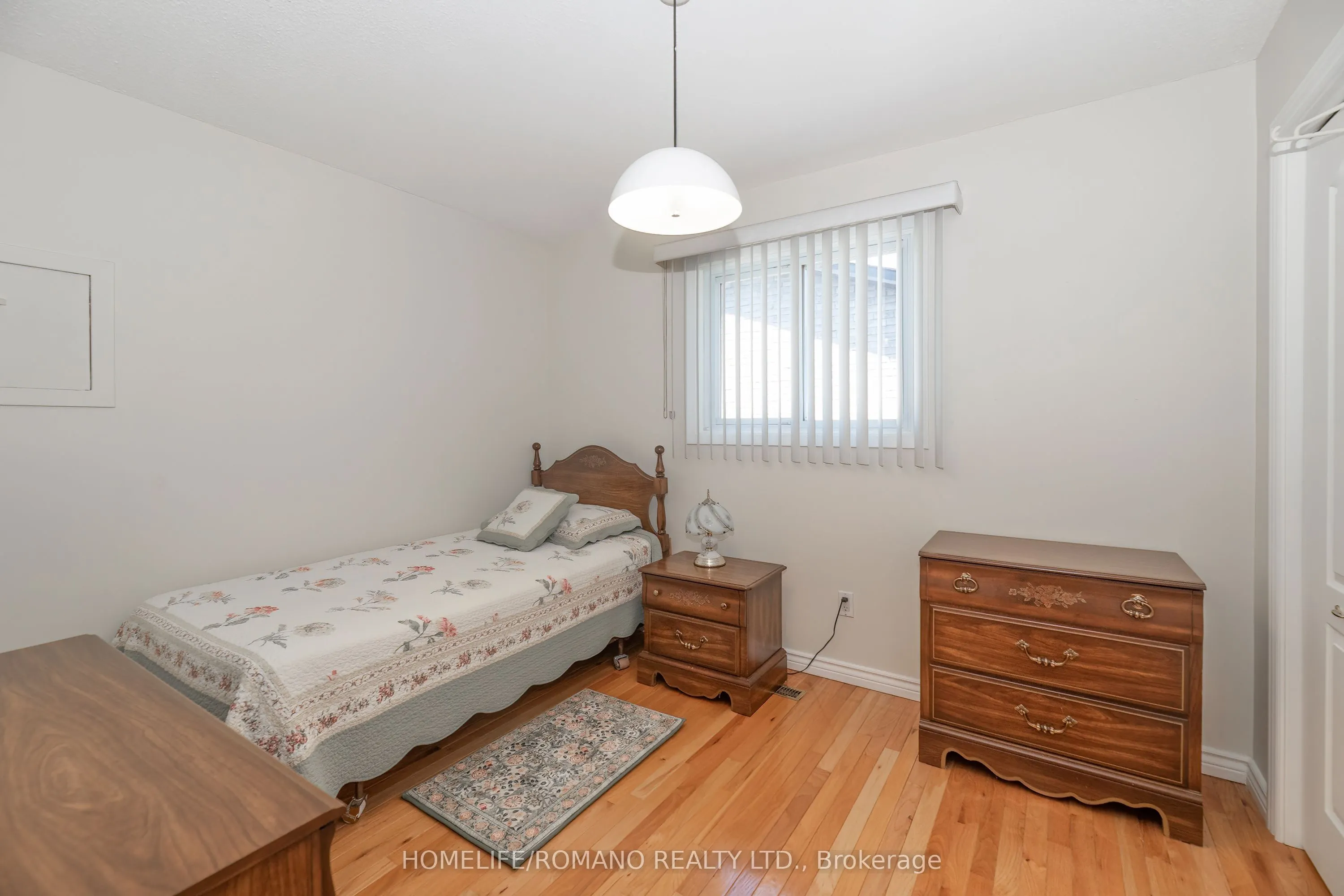 915 Lovingston Crescent