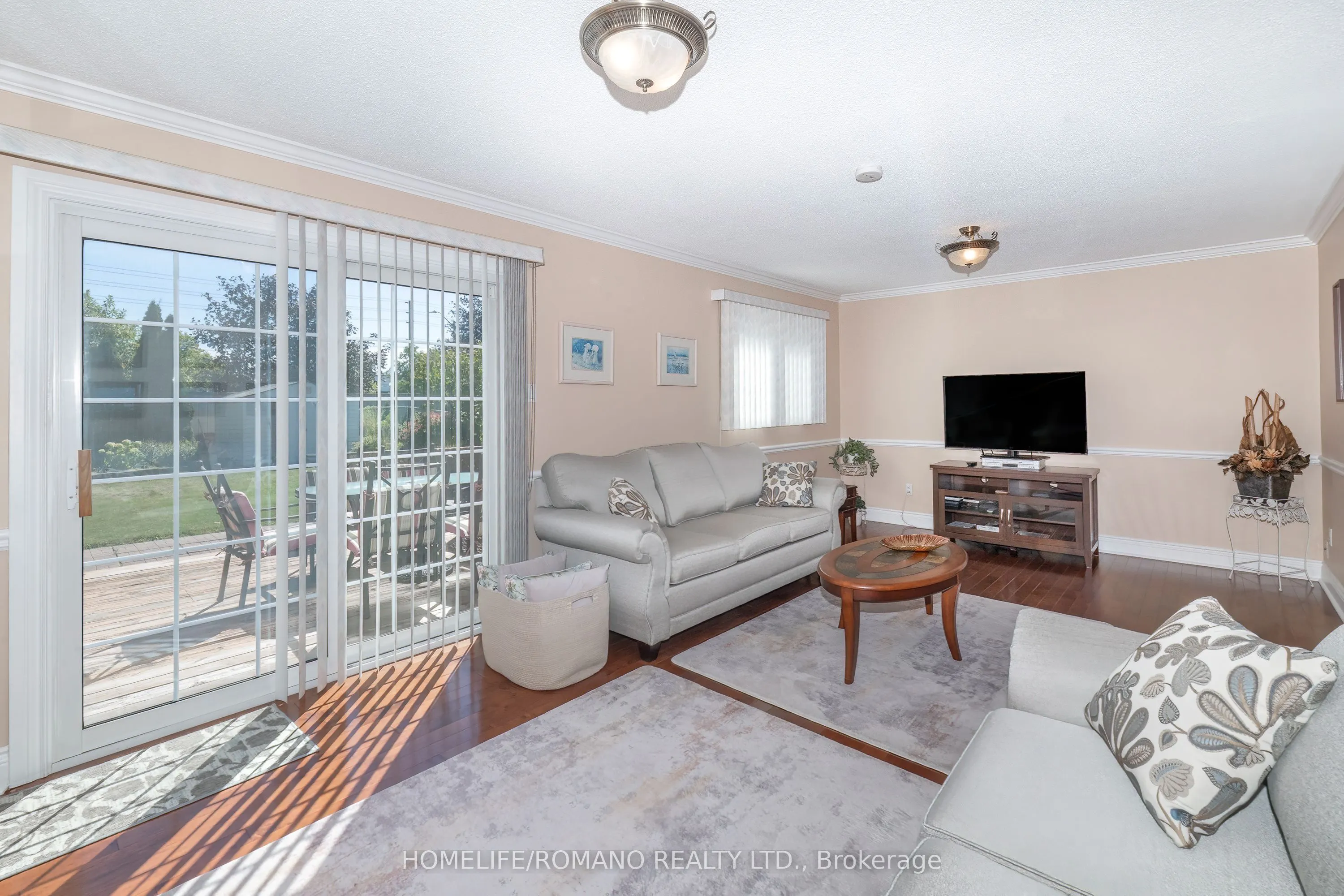 915 Lovingston Crescent