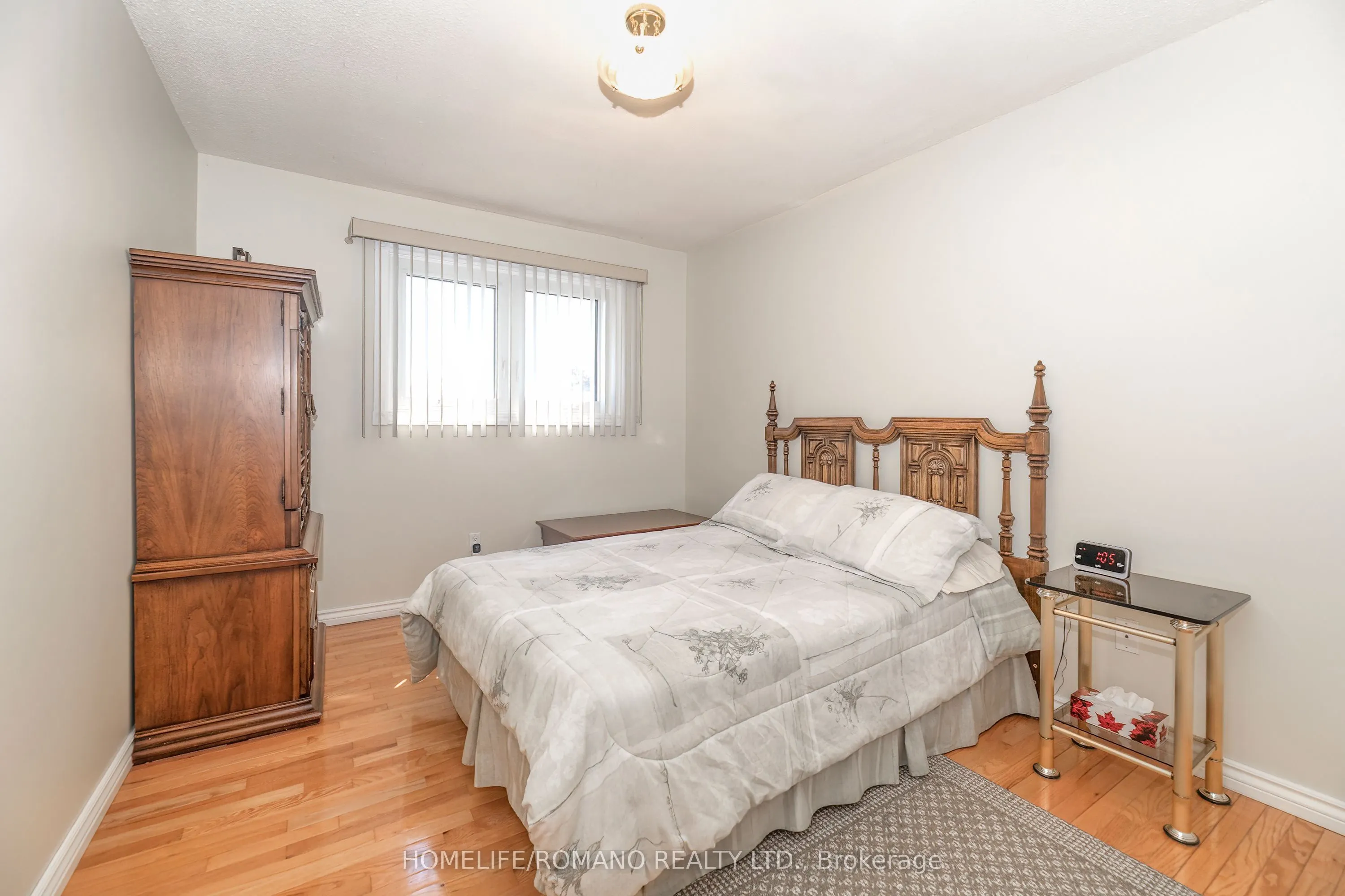 915 Lovingston Crescent
