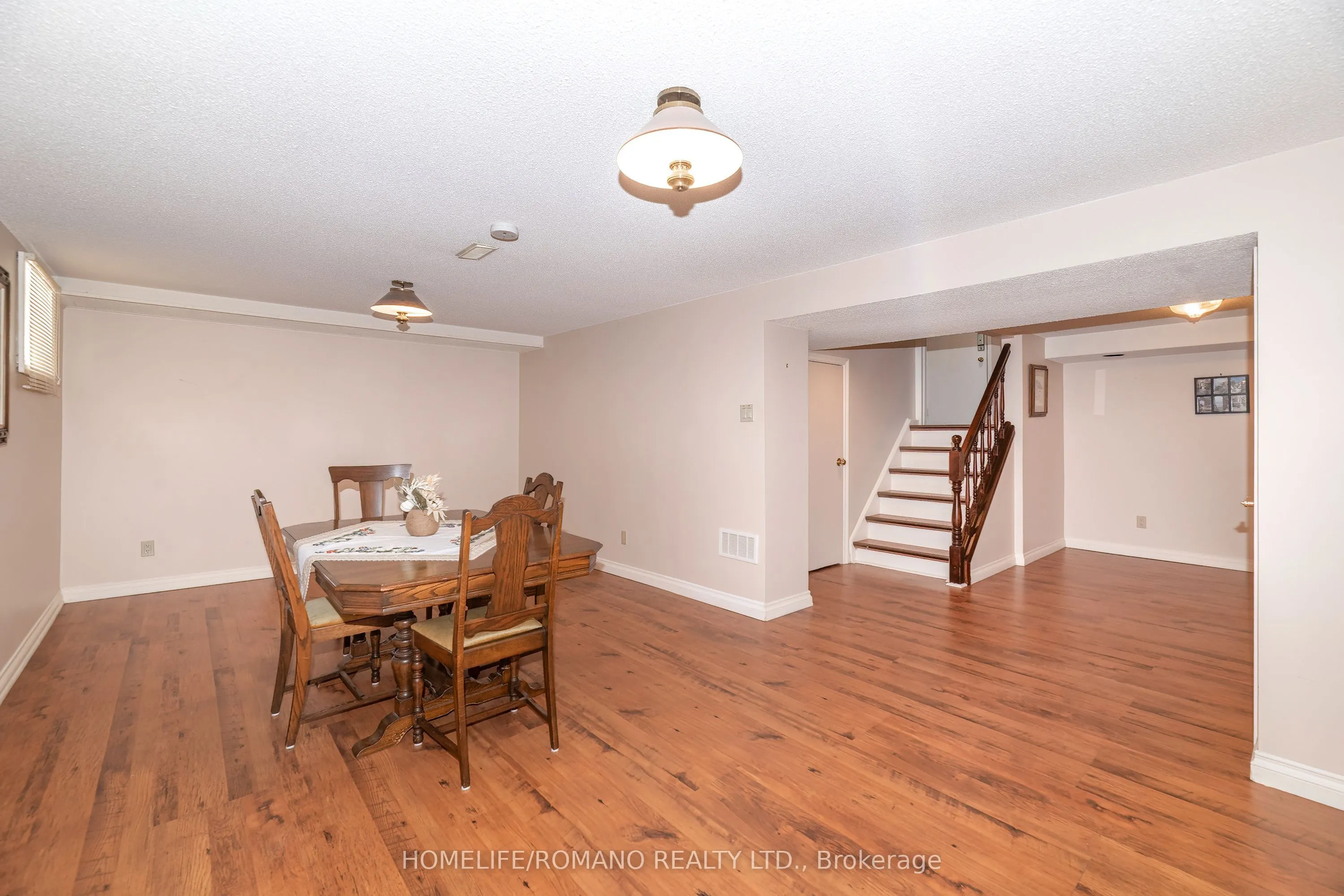 915 Lovingston Crescent