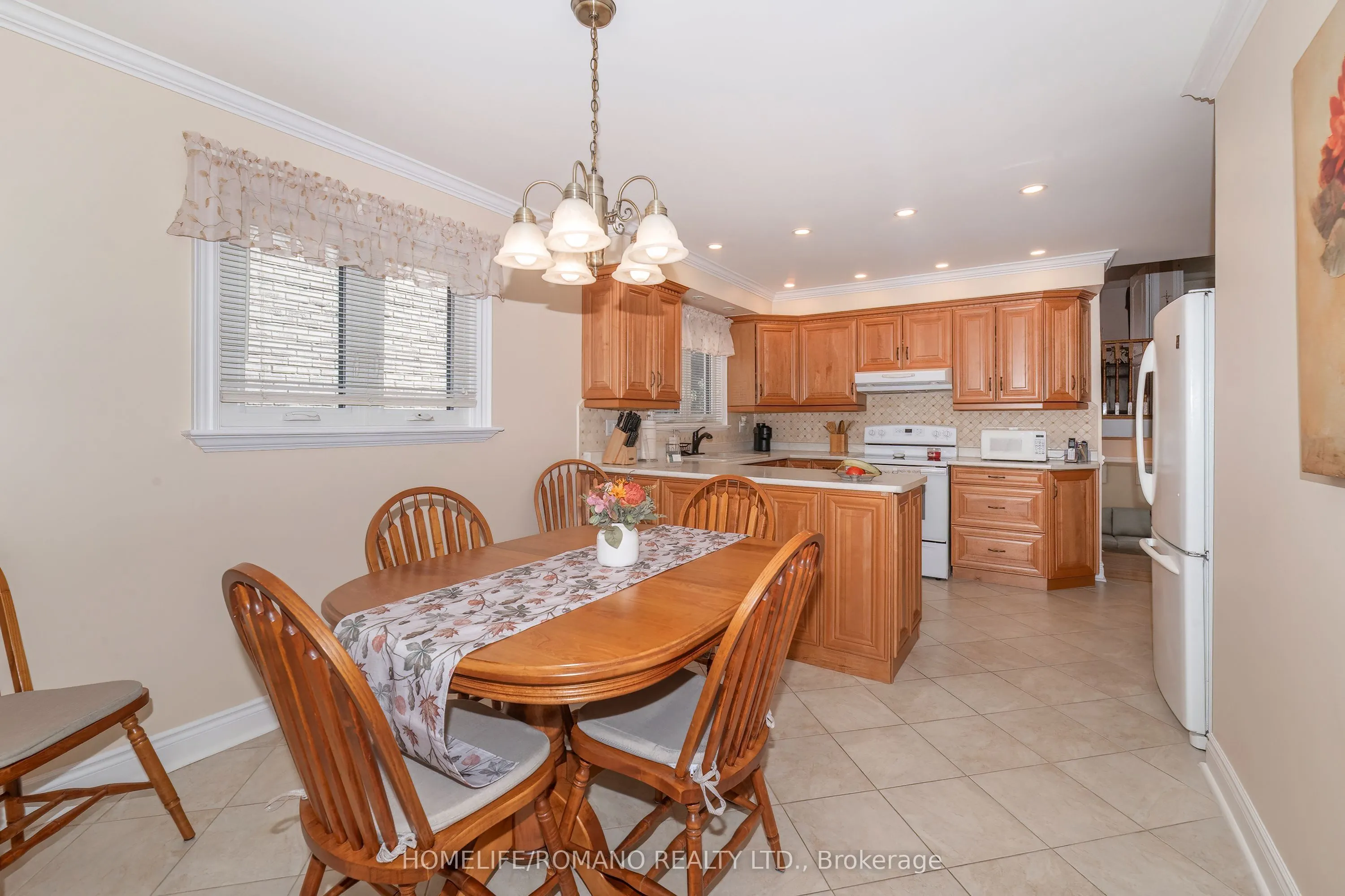 915 Lovingston Crescent