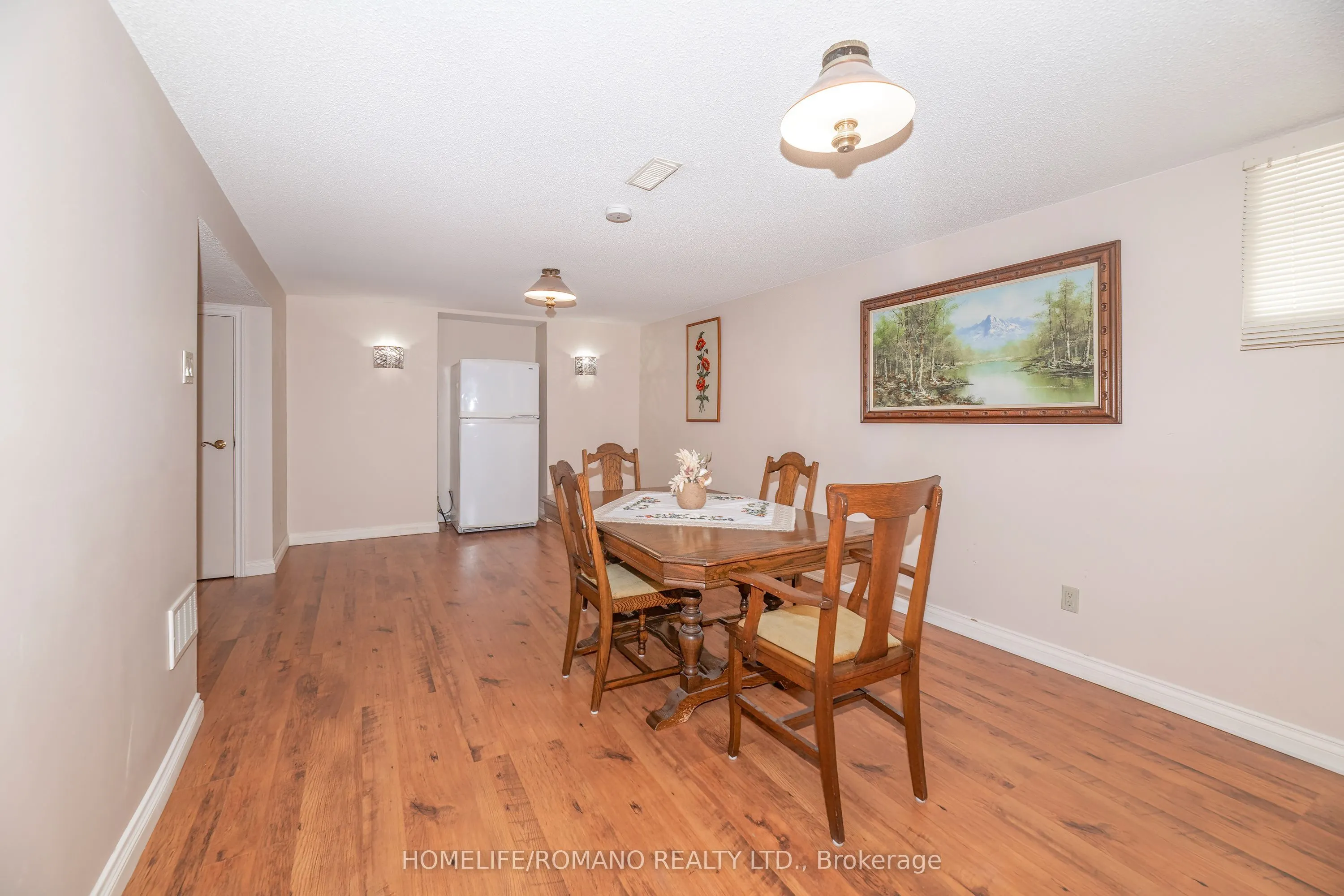 915 Lovingston Crescent