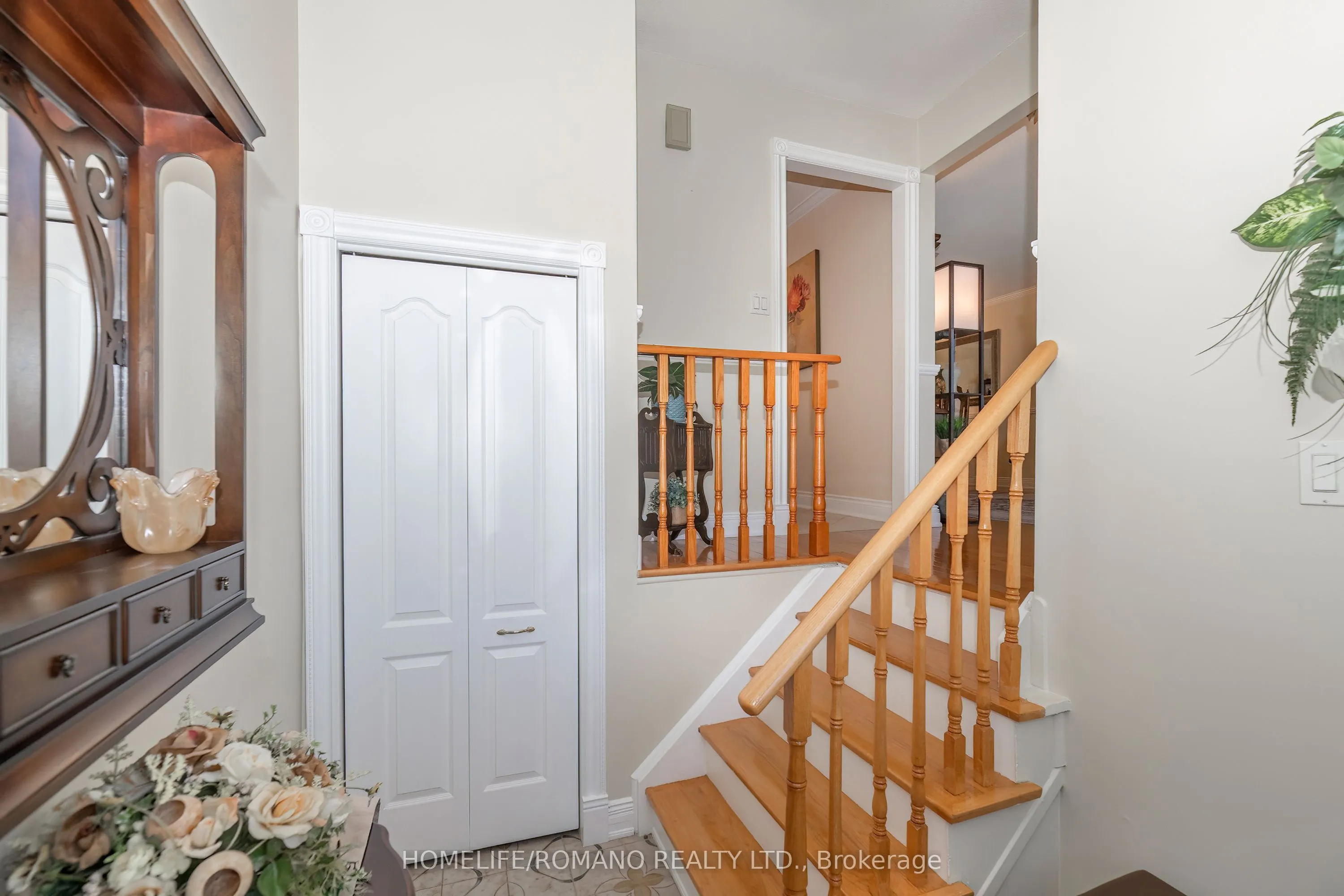 915 Lovingston Crescent