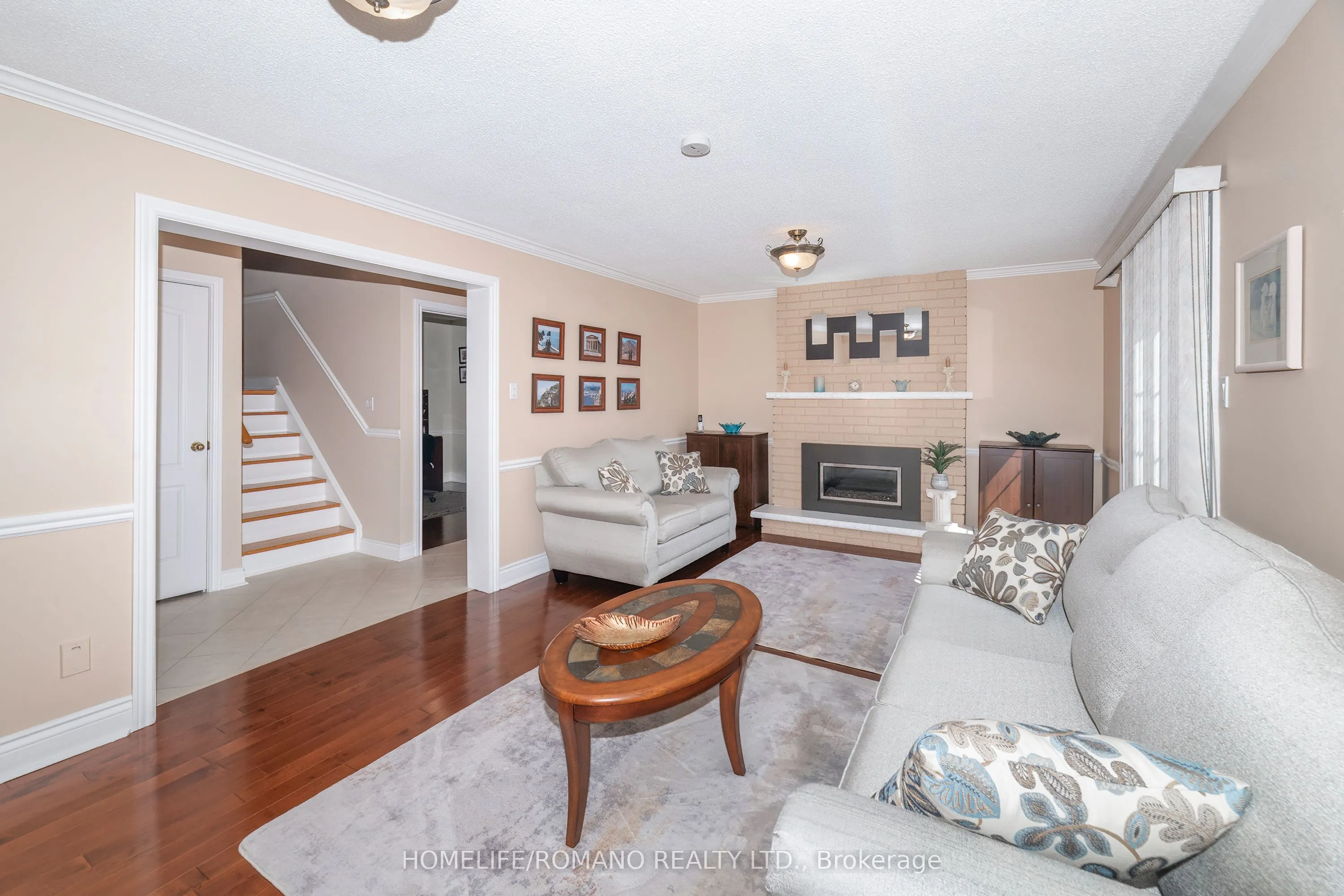 915 Lovingston Crescent