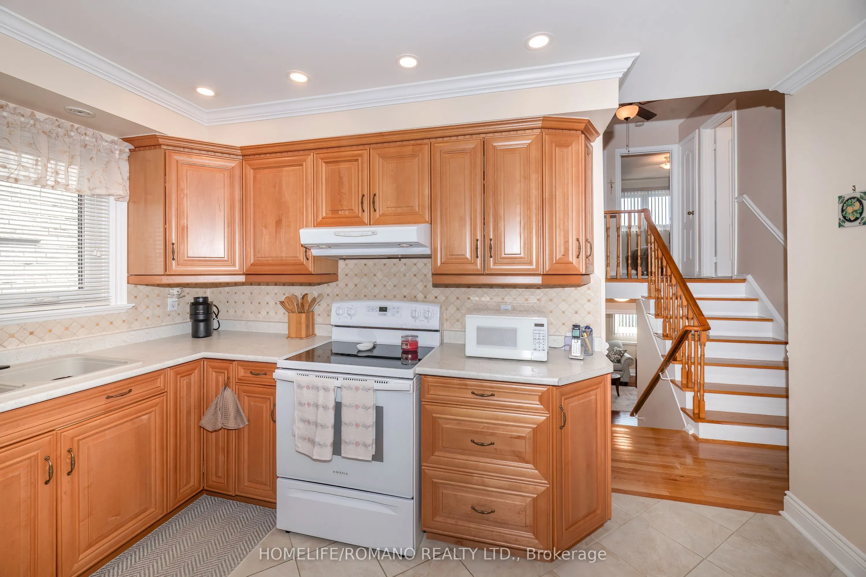 915 Lovingston Crescent