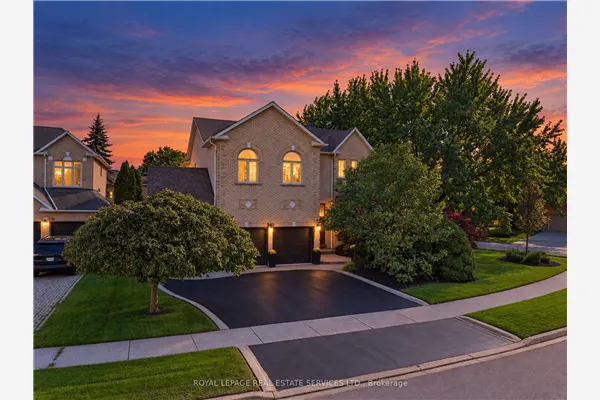 340 Oakridge Court