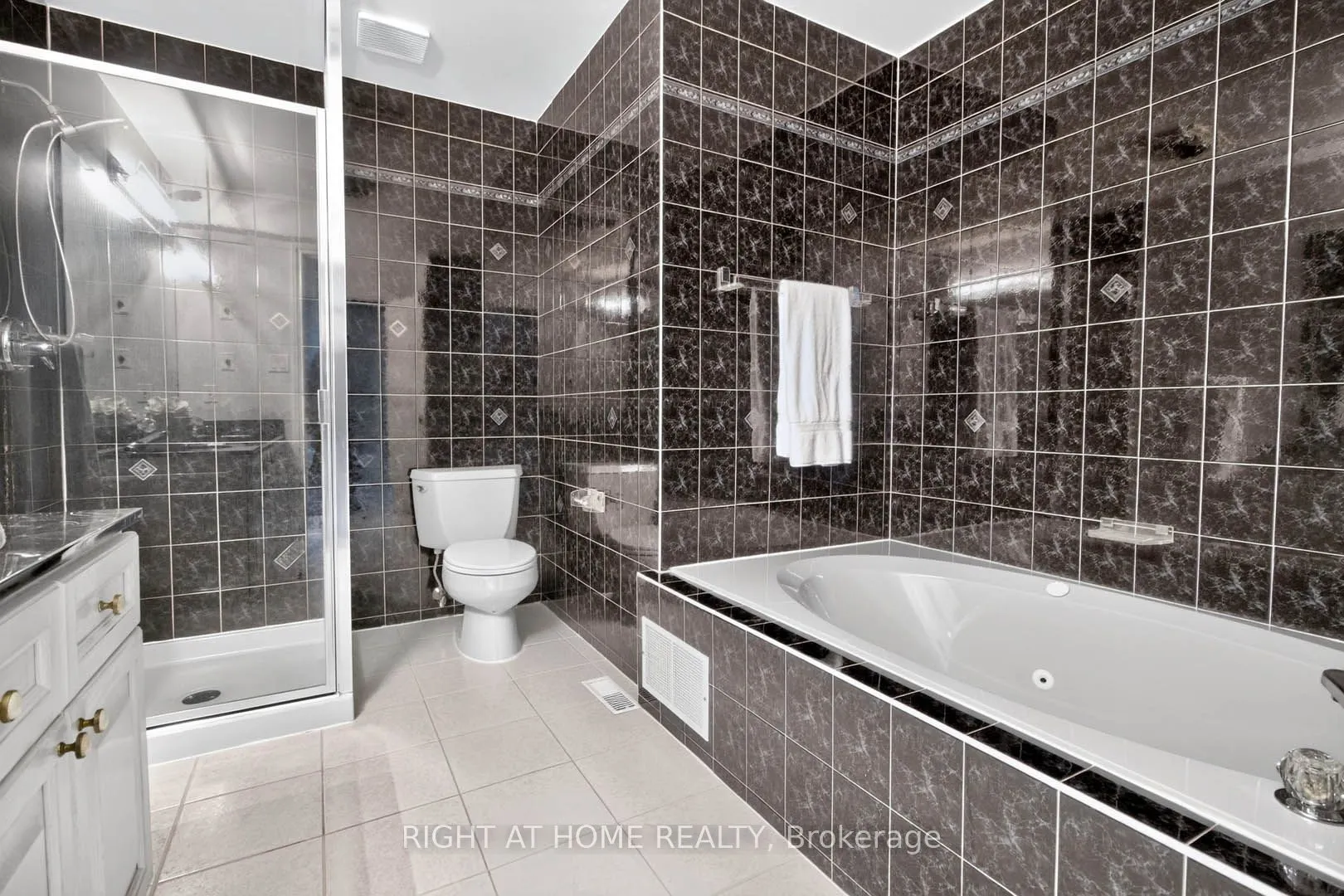 5480 Glen Erin Drive #83