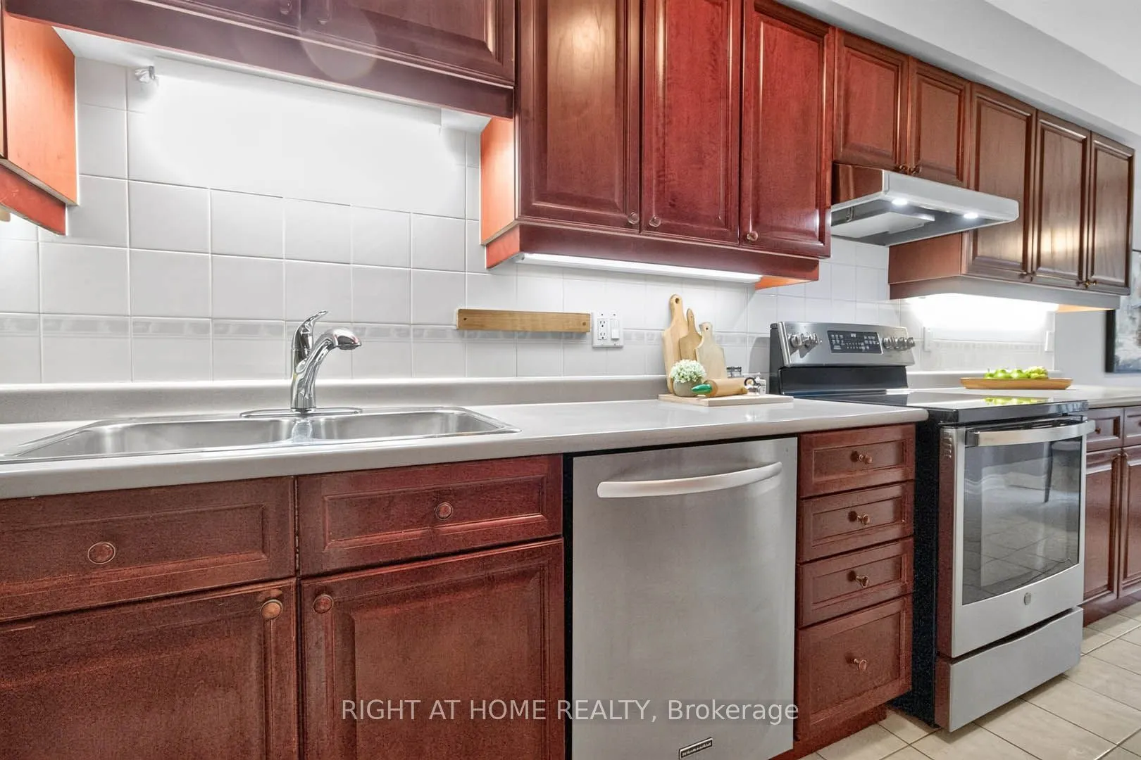 5480 Glen Erin Drive #83