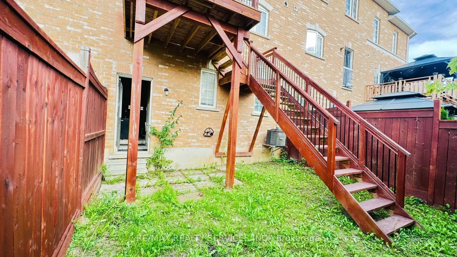 12 Urbana Road