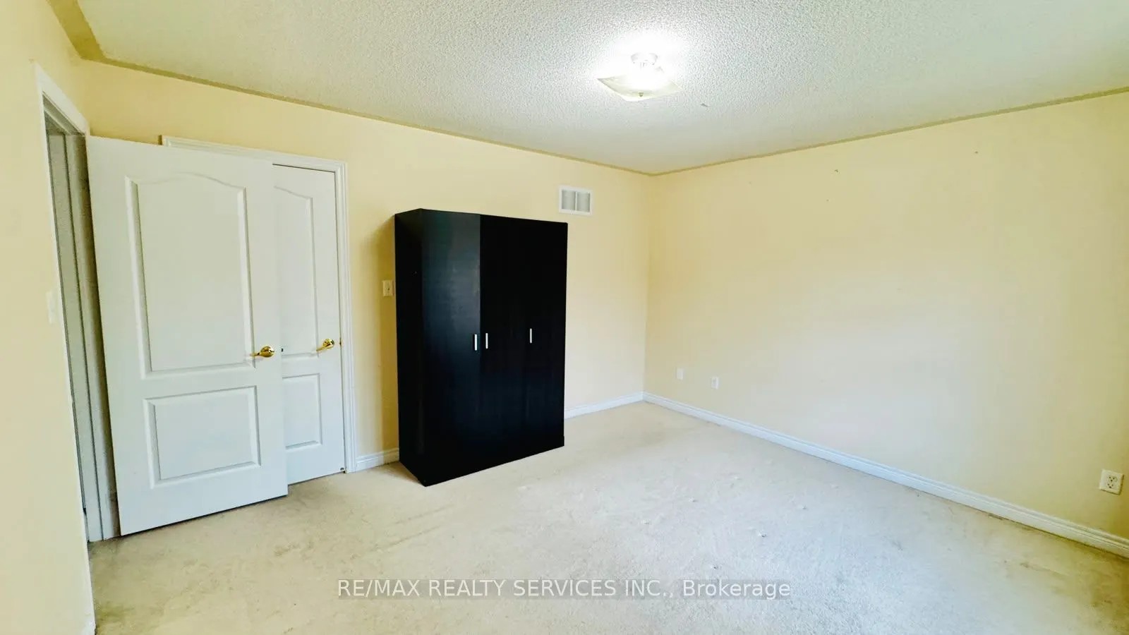 12 Urbana Road