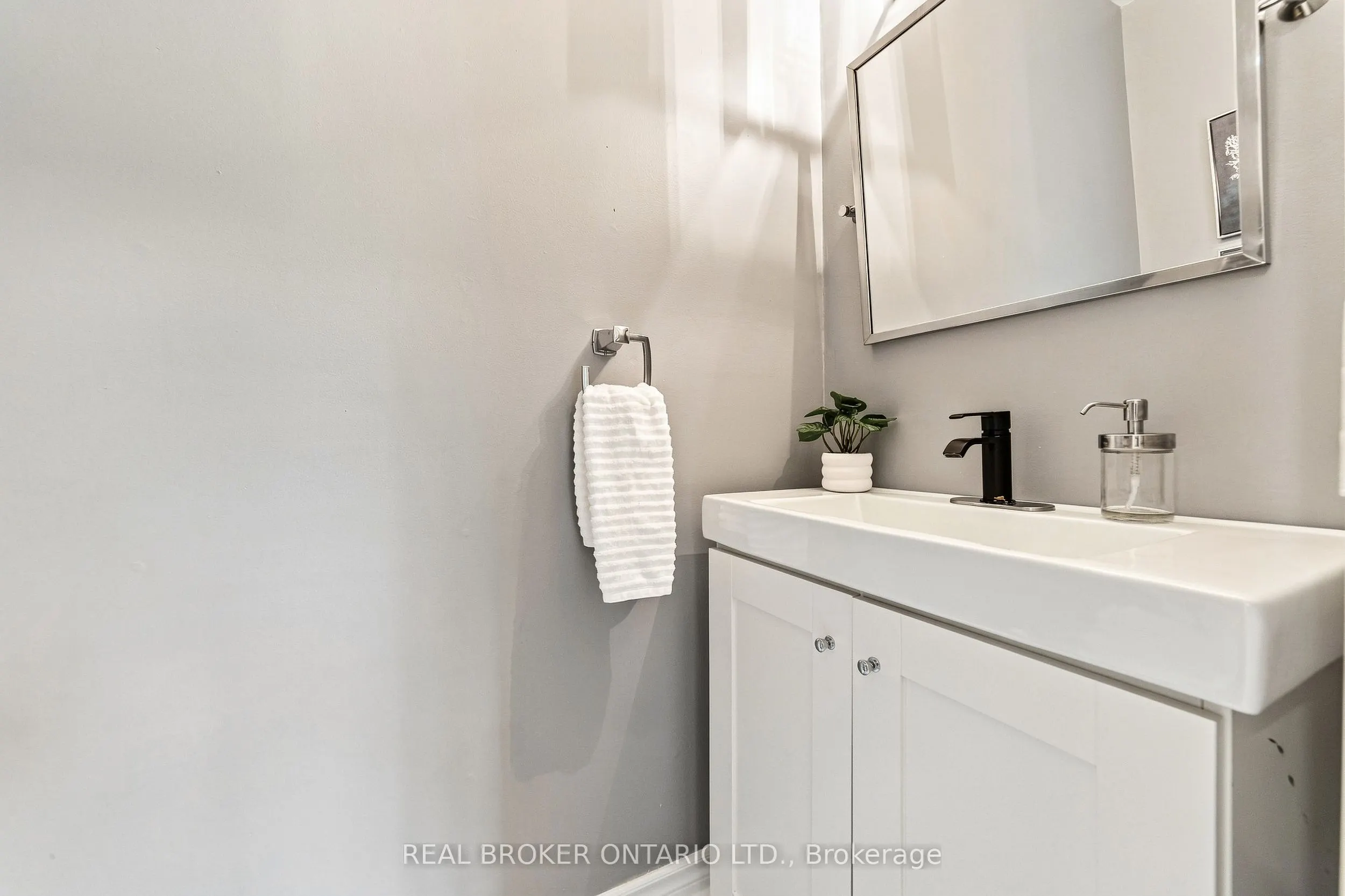 1270 Gainsborough Drive #61