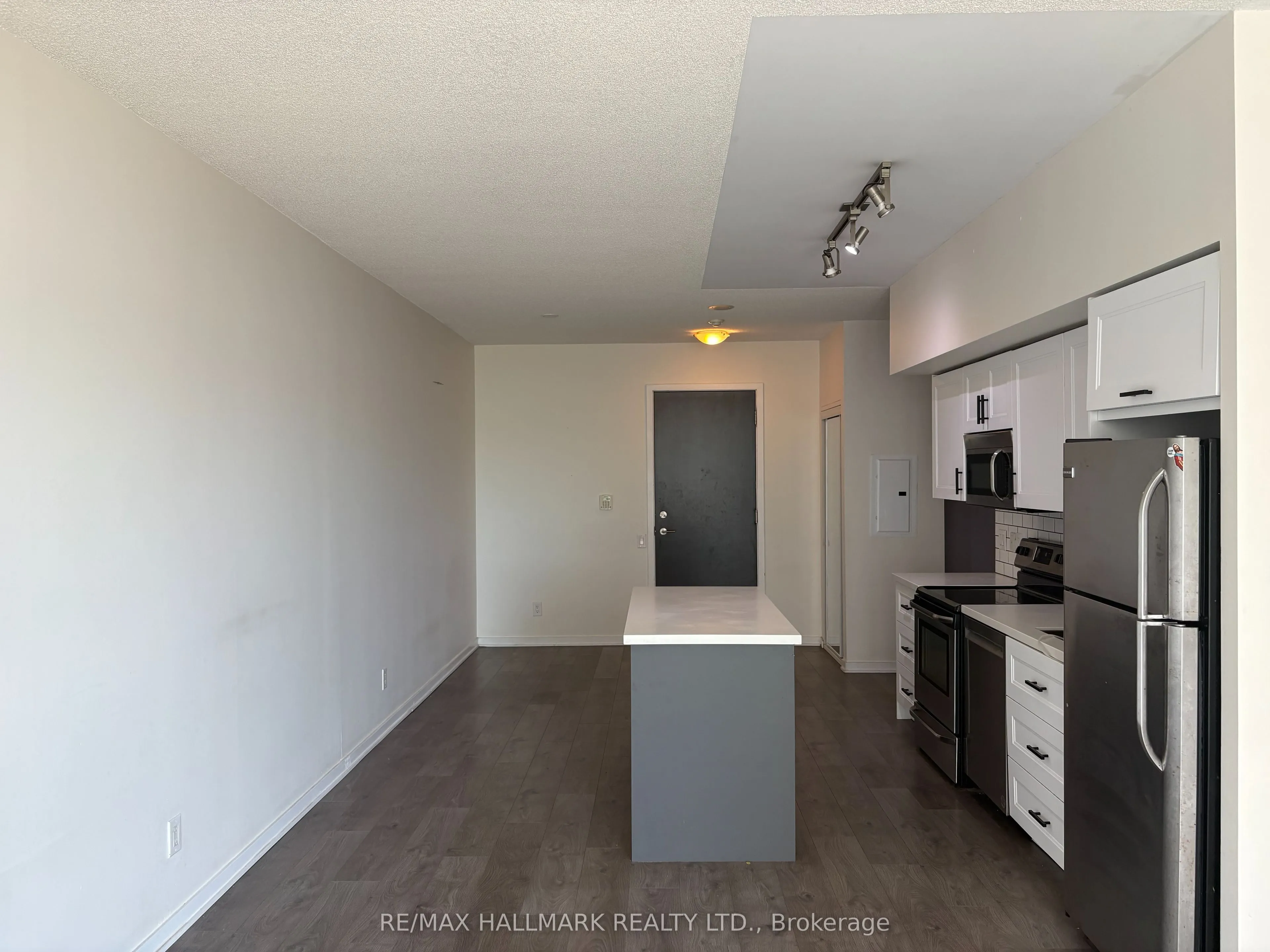 105 The Queensway Avenue #1414