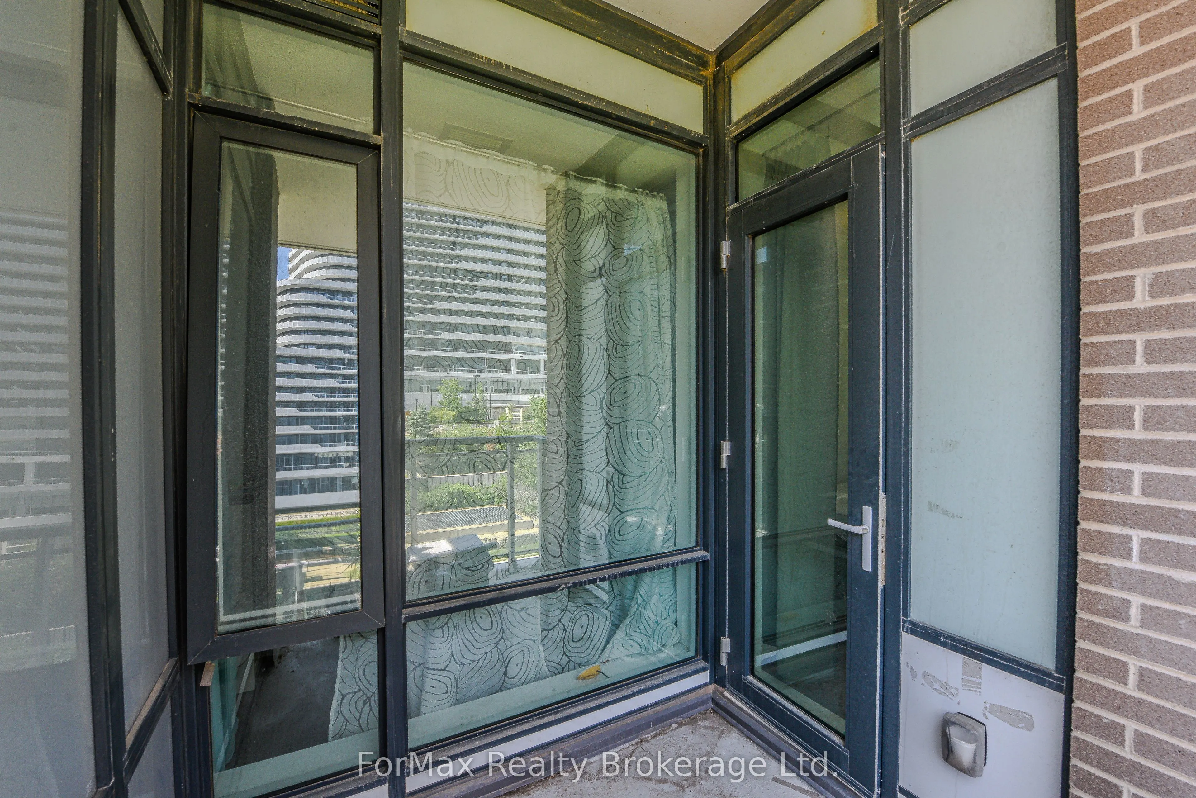 2560 Eglinton Avenue #103
